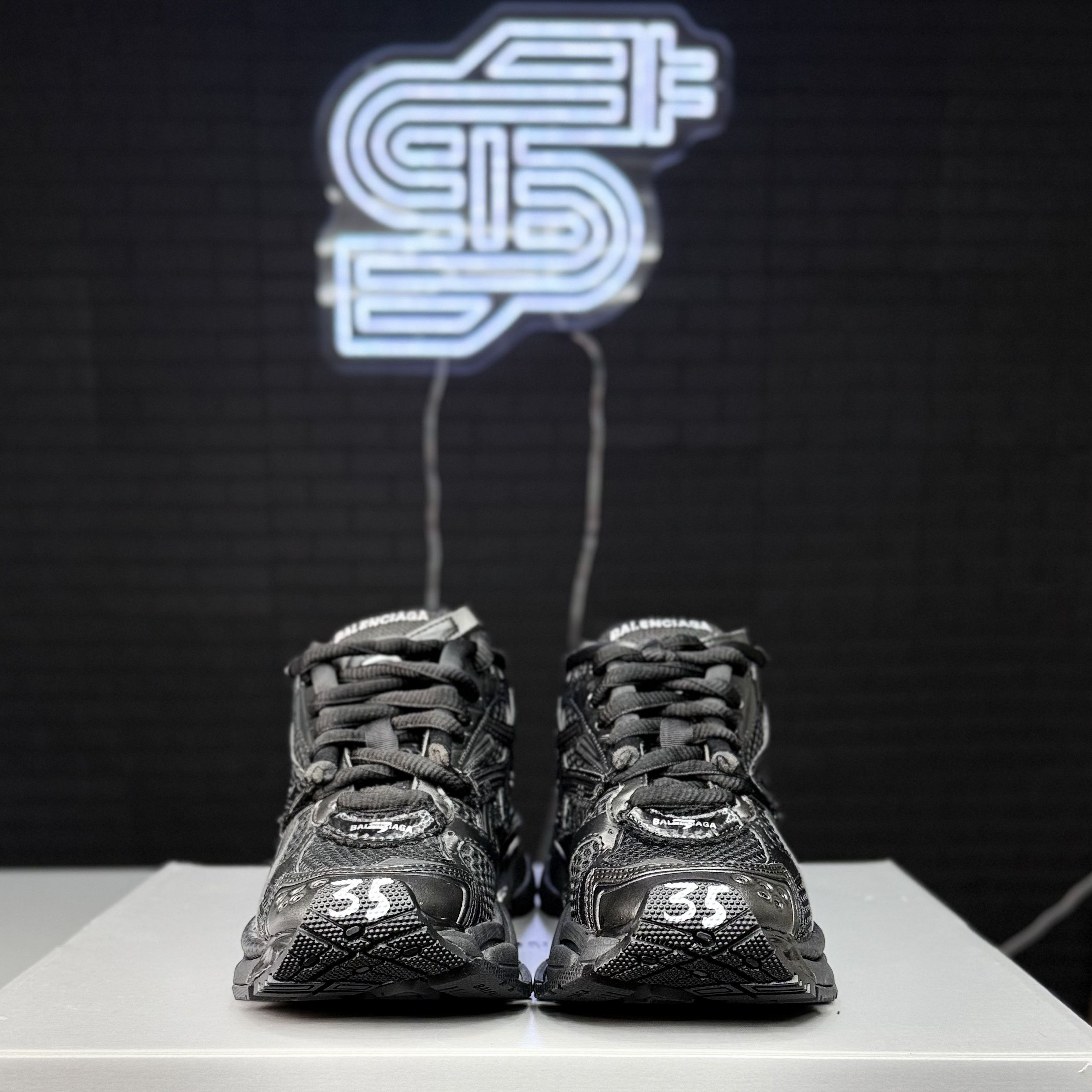 Balenciaga Balenciaga Runner Black/Black Size US 5 / IT 35 - 5 Thumbnail