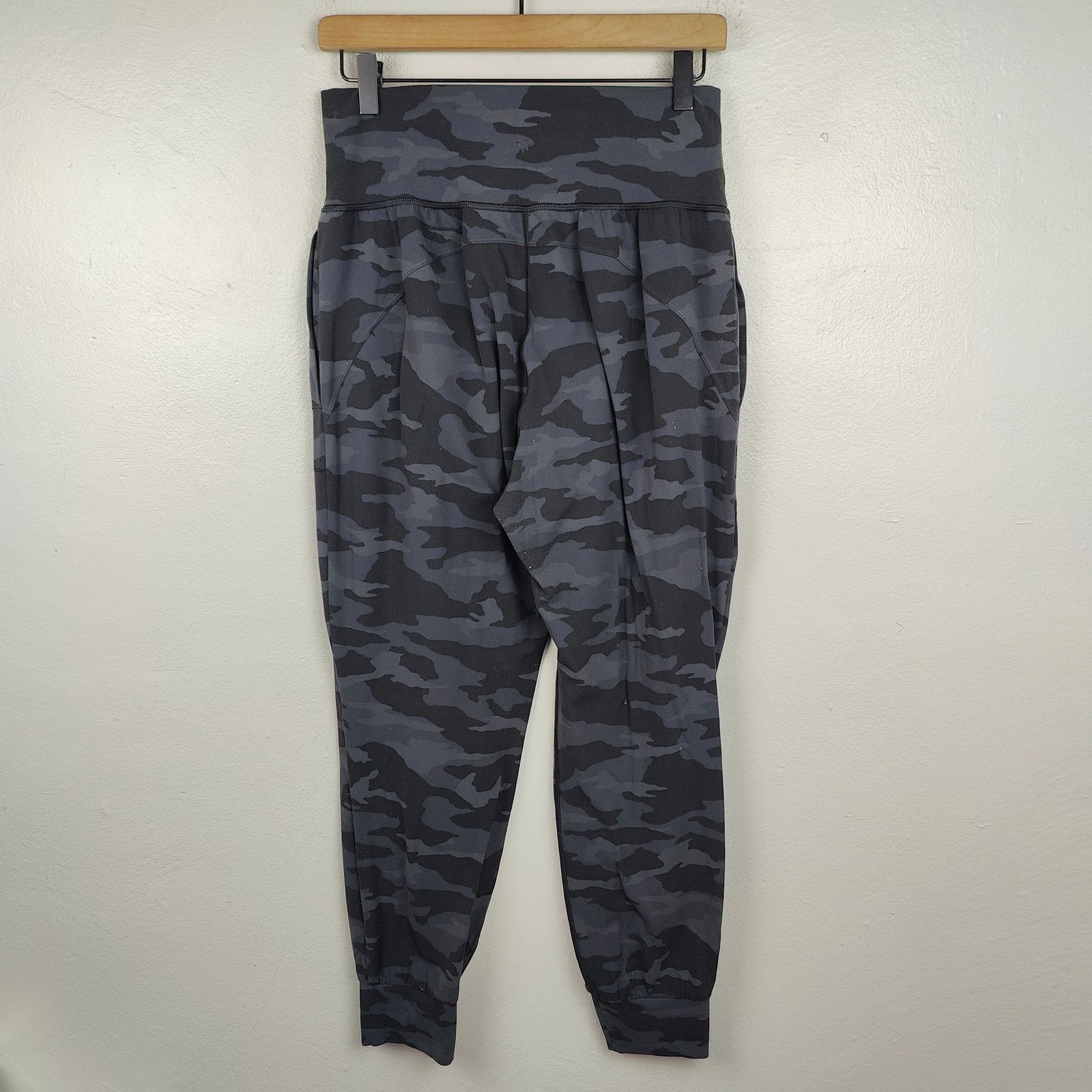 Athleta Athleta Salutation Camo Joggers Womens Medium Black Gray Size 32" / US 10 / IT 46 - 6 Thumbnail