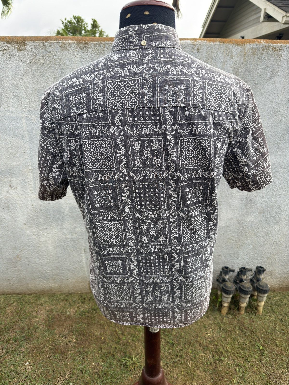 Reyn Spooner PreOwned Reyn Spooner Tailored Gray Hawaiian Print FMen's M Size US M / EU 48-50 / 2 - 2 Thumbnail
