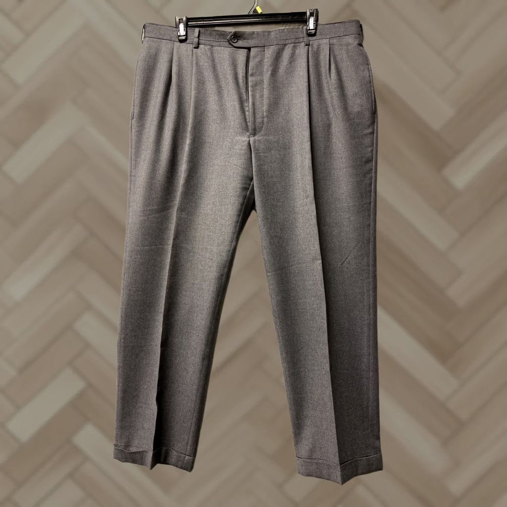 Jos. A. Bank Jos. A. Bank Dress Pants Men 32x30 Gray Glenn Plaid Wool /0847 Pants Regular 40 in Waist Gray Dress Pants Men Slim Flat Front Slash Pockets Pocket Size US 42 / EU 58 - 1 Thumbnail