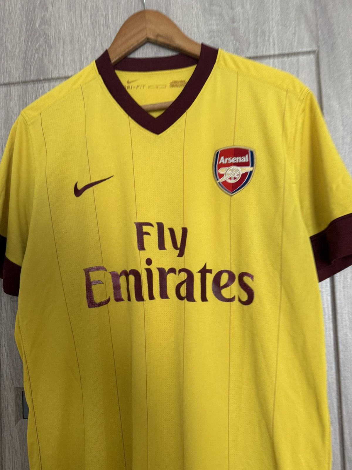 Nike Rare Nike Fly Emirates Arsenal Dri-Fit Jersey Soccer Men's Size US L / EU 52-54 / 3 - 3 Thumbnail