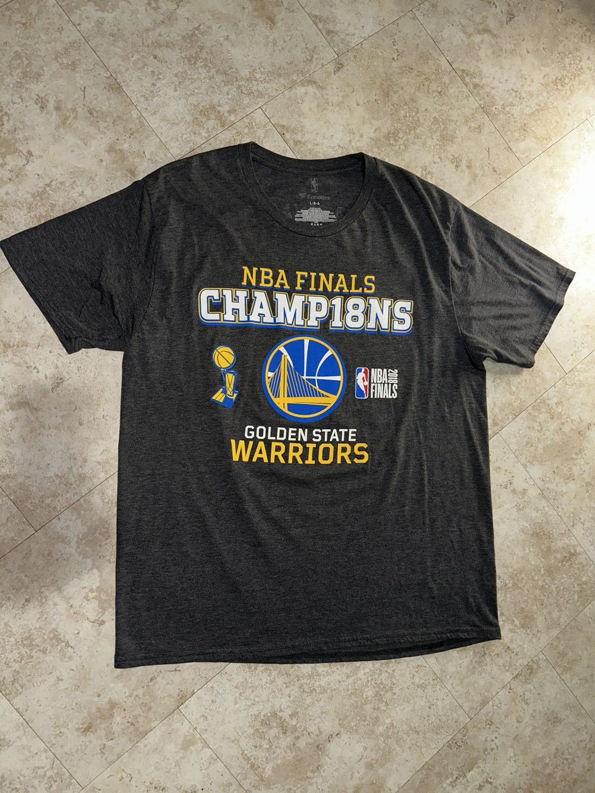 Vintage 2018 Golden State championship tee Size US L / EU 52-54 / 3 - 1 Thumbnail
