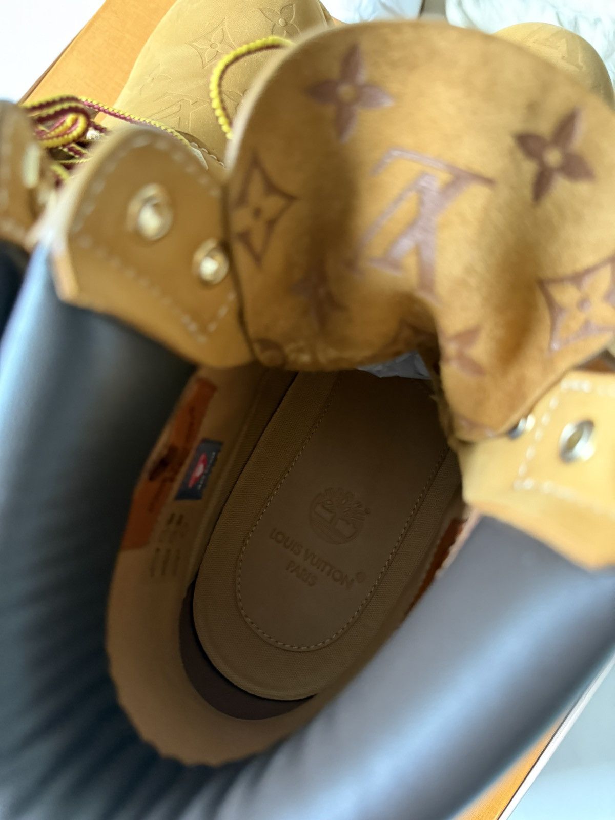 Louis Vuitton × Timberland Louis Vuitton Timberland Monogram 6 Inch Boot Size US 9 / EU 42 - 8 Thumbnail