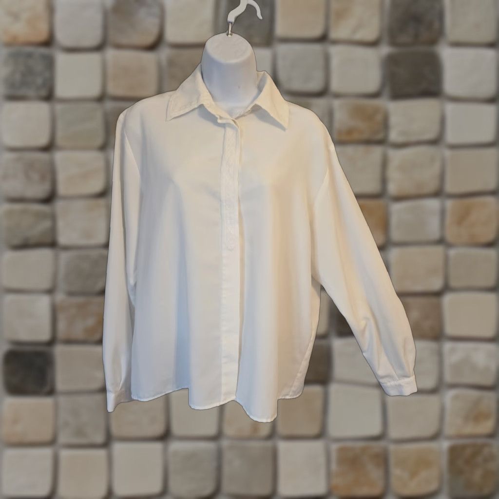 Vintage VINTAGE Koret White Embroidered Trim Button Up Top Blouse Womens Size 12 Shirt 1980s 1990s White Embroidered Koret Shirt Womens Size 12 Size XL / US 12-14 / IT 48-50 - 1 Thumbnail