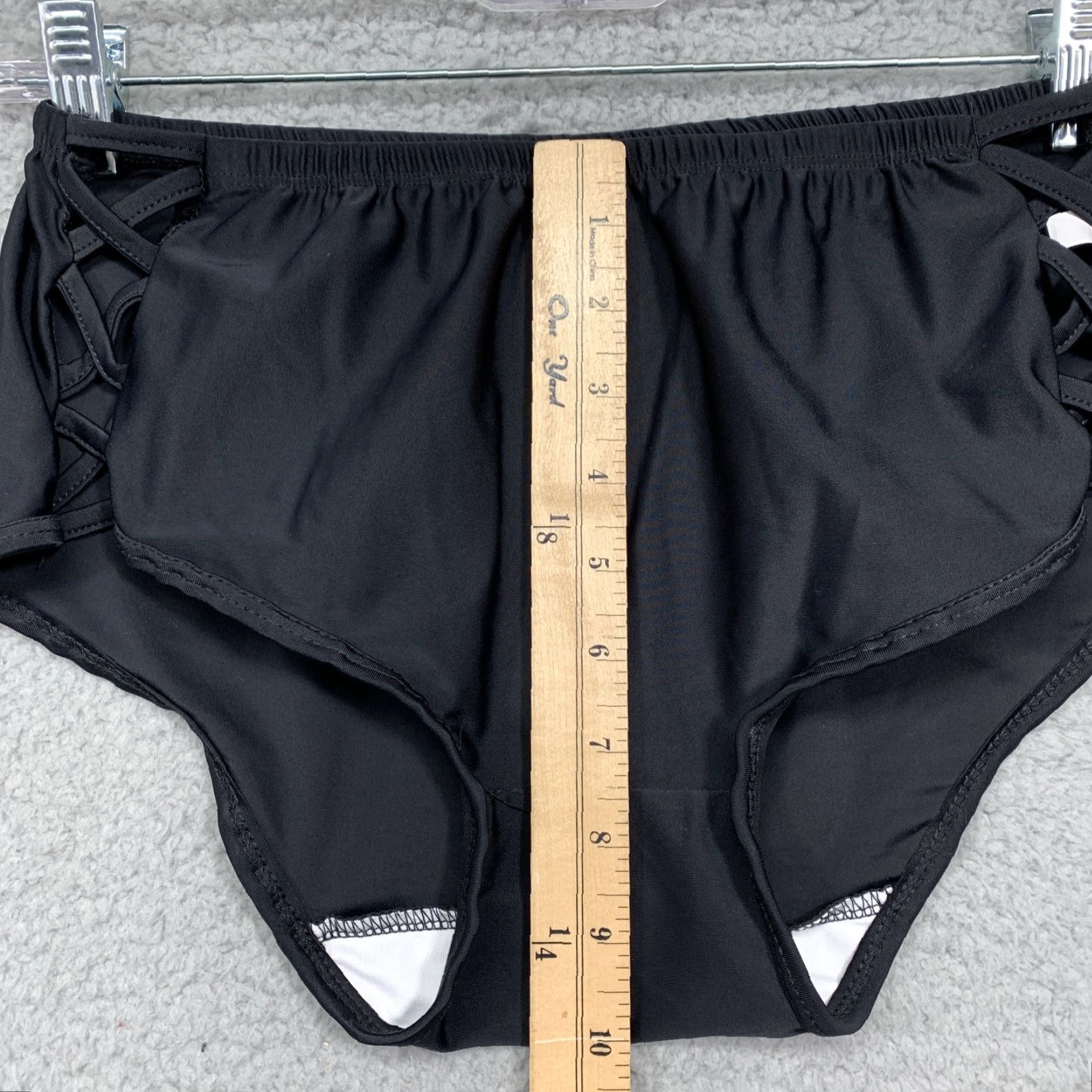 B Sides 2 Pc Swimsuit M Padded Black w/White Trim Bottom Sides Crisscross Openings NWOT Women's Swimsuit M Black & White Trim Vintage: No Damen Men? Size 32" / US 10 / IT 46 - 6 Thumbnail