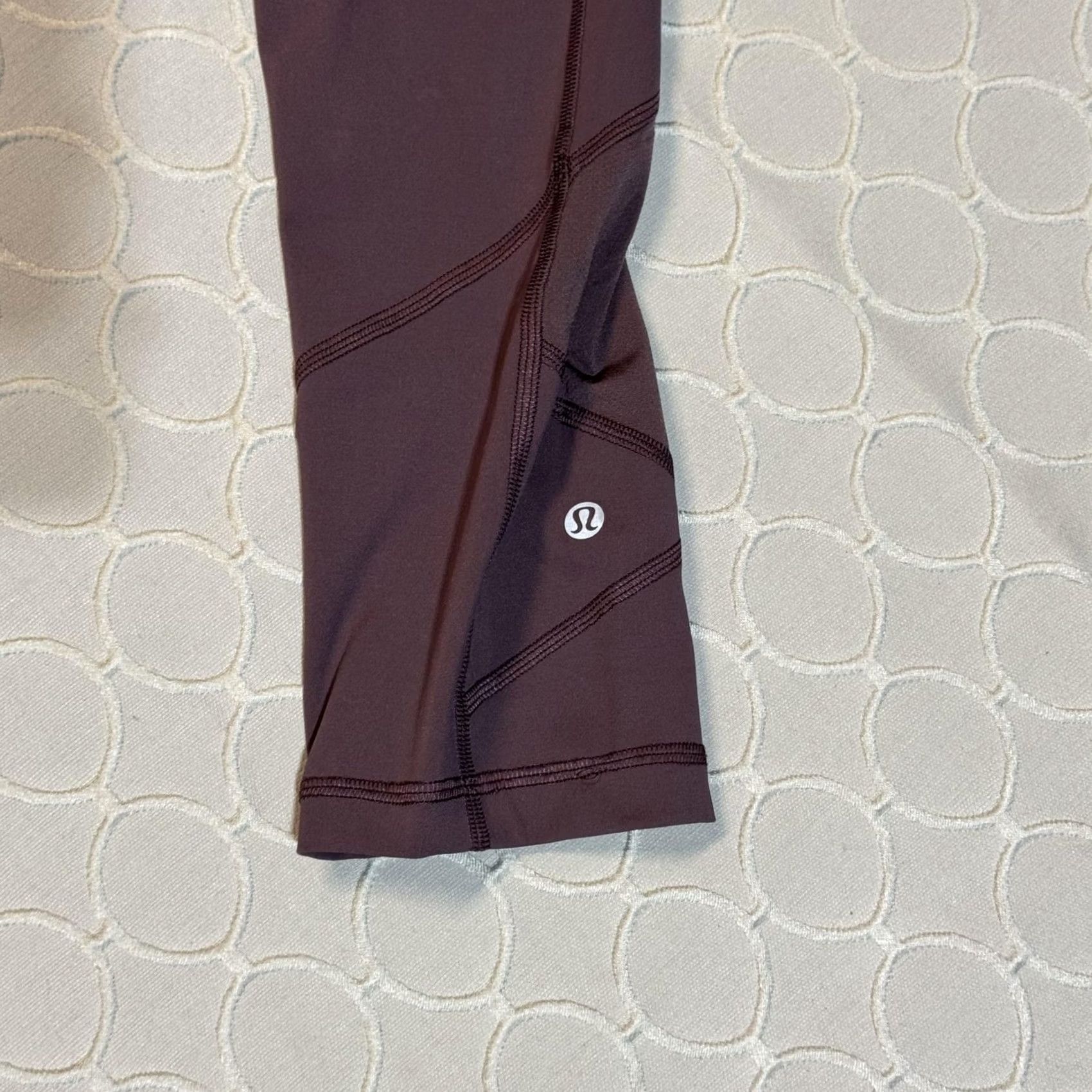 Lululemon VINTAGE? No. Size 28" / US 6 / IT 42 - 6 Thumbnail