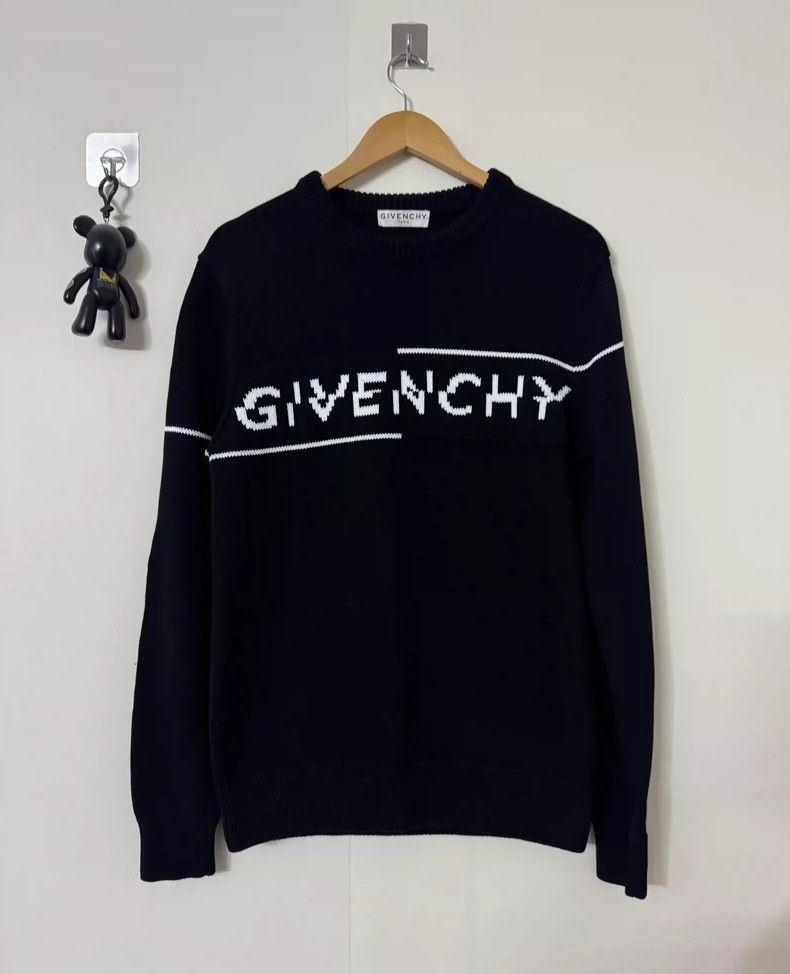 Givenchy Givenchy Mismatched Letter Sweater Size US M / EU 48-50 / 2 - 1 Thumbnail