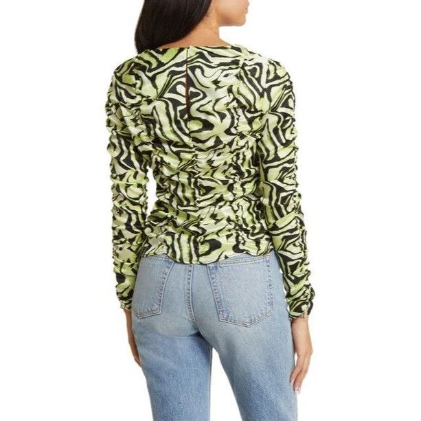 Topshop Topshop Ruched Long Sleeve Shirred Swirl Animal Print Top In Size S / US 4 / IT 40 - 3 Thumbnail