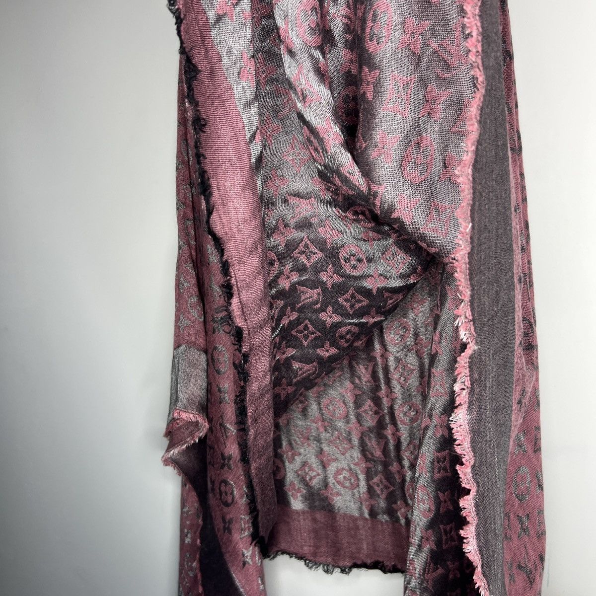 Louis Vuitton Louis Vuitton Scarf Silk Wool Metal Monogram Pattern LV Size ONE SIZE - 8 Thumbnail