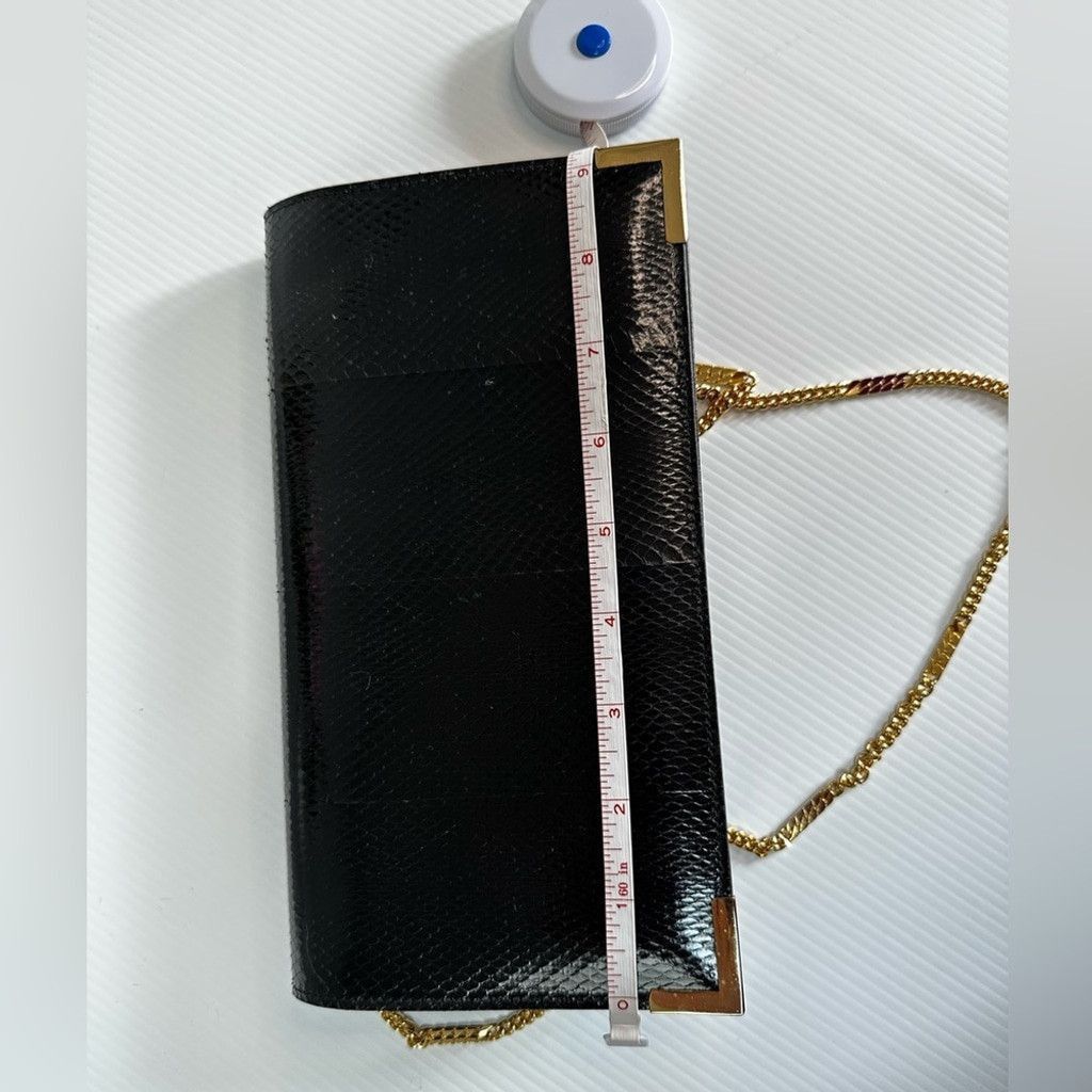 Vintage Vintage Black snakeskin clutch with gold plated chain Size ONE SIZE - 5 Thumbnail