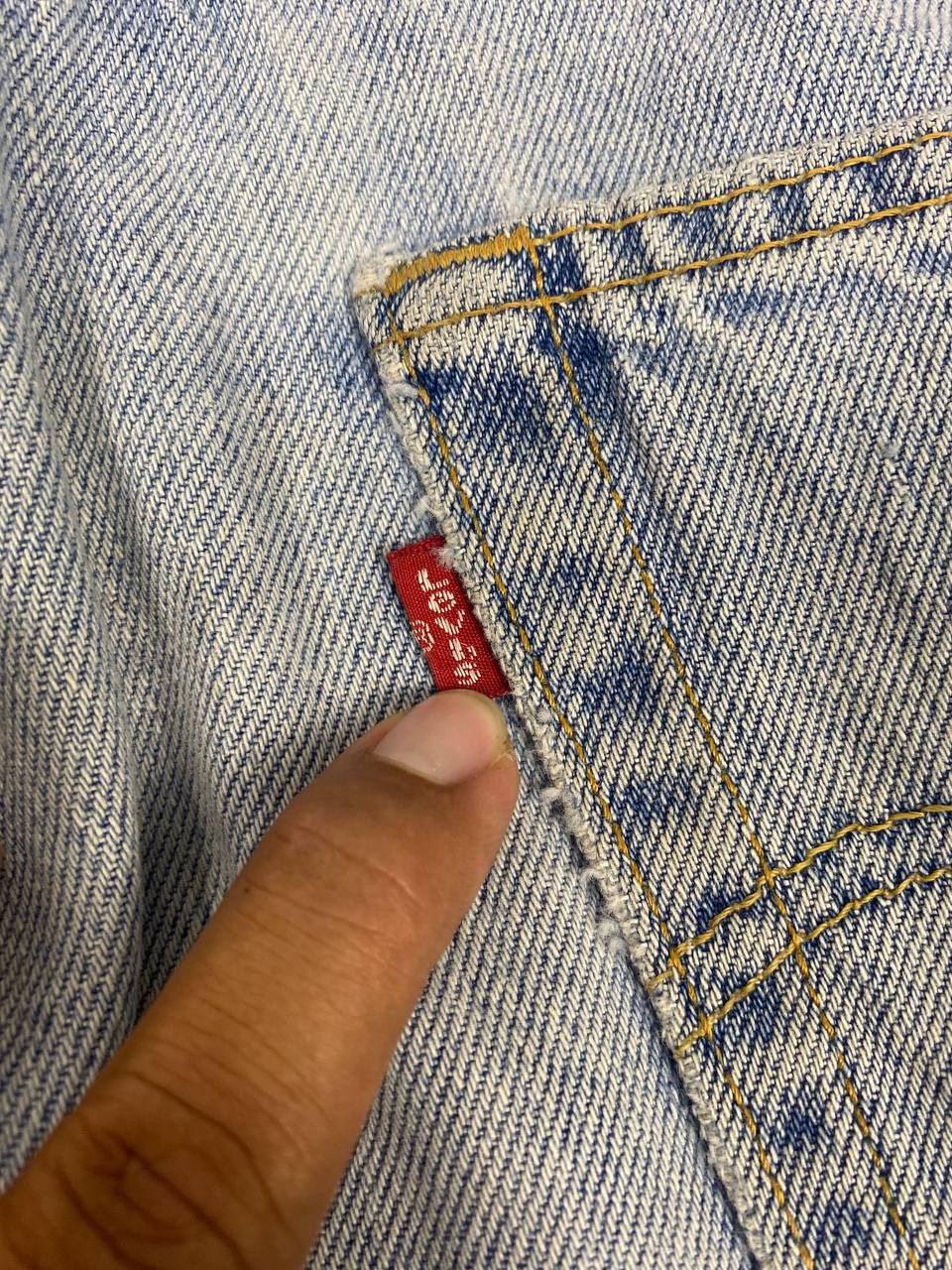 Levi's vintage levis 550 relaxed fit distressed denim Size US 35 - 6 Thumbnail