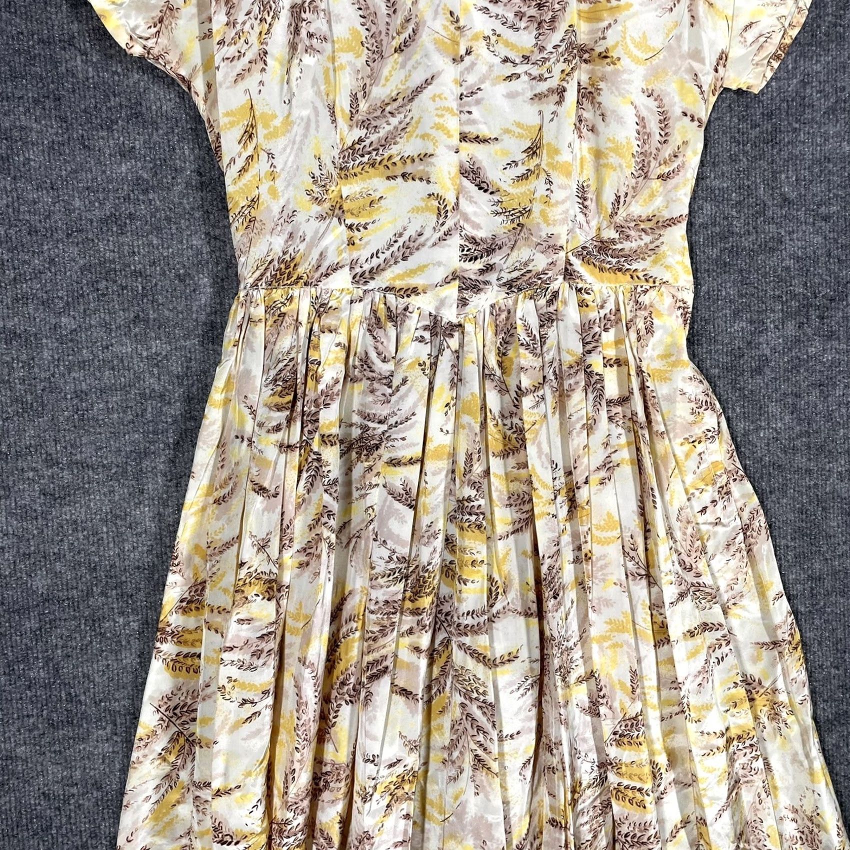 Vintage VINTAGE 1950s Silk Floral Sundress Yellow Small 40s 50s Tea Swing Day Dress Rockabilly Womens Size S / US 4 / IT 40 - 3 Thumbnail