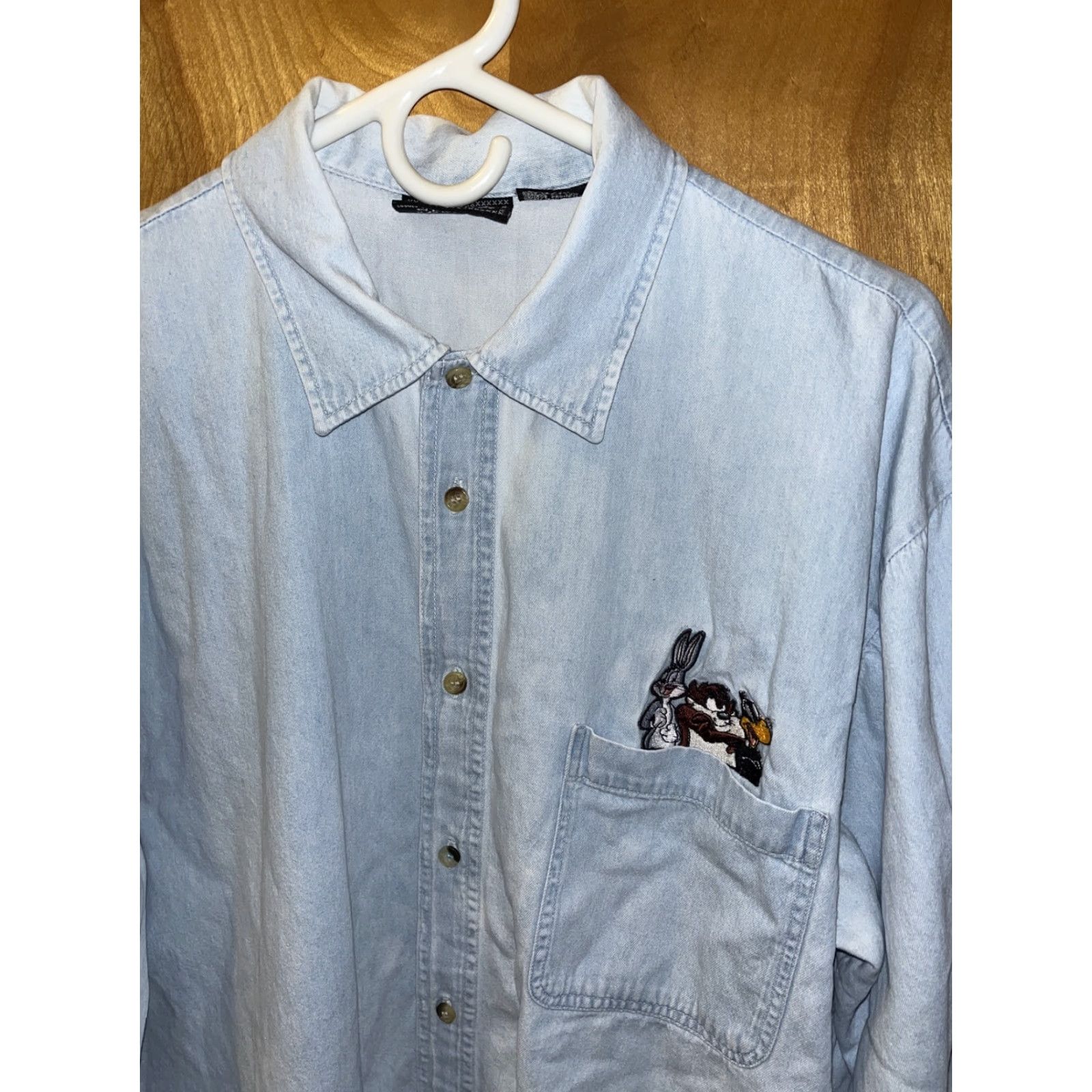 Vintage Vtg 90s Looney Tunes Embroidered Taz Daffy Bugs Light Blue L Button Down Shirt Size US L / EU 52-54 / 3 - 2 Thumbnail