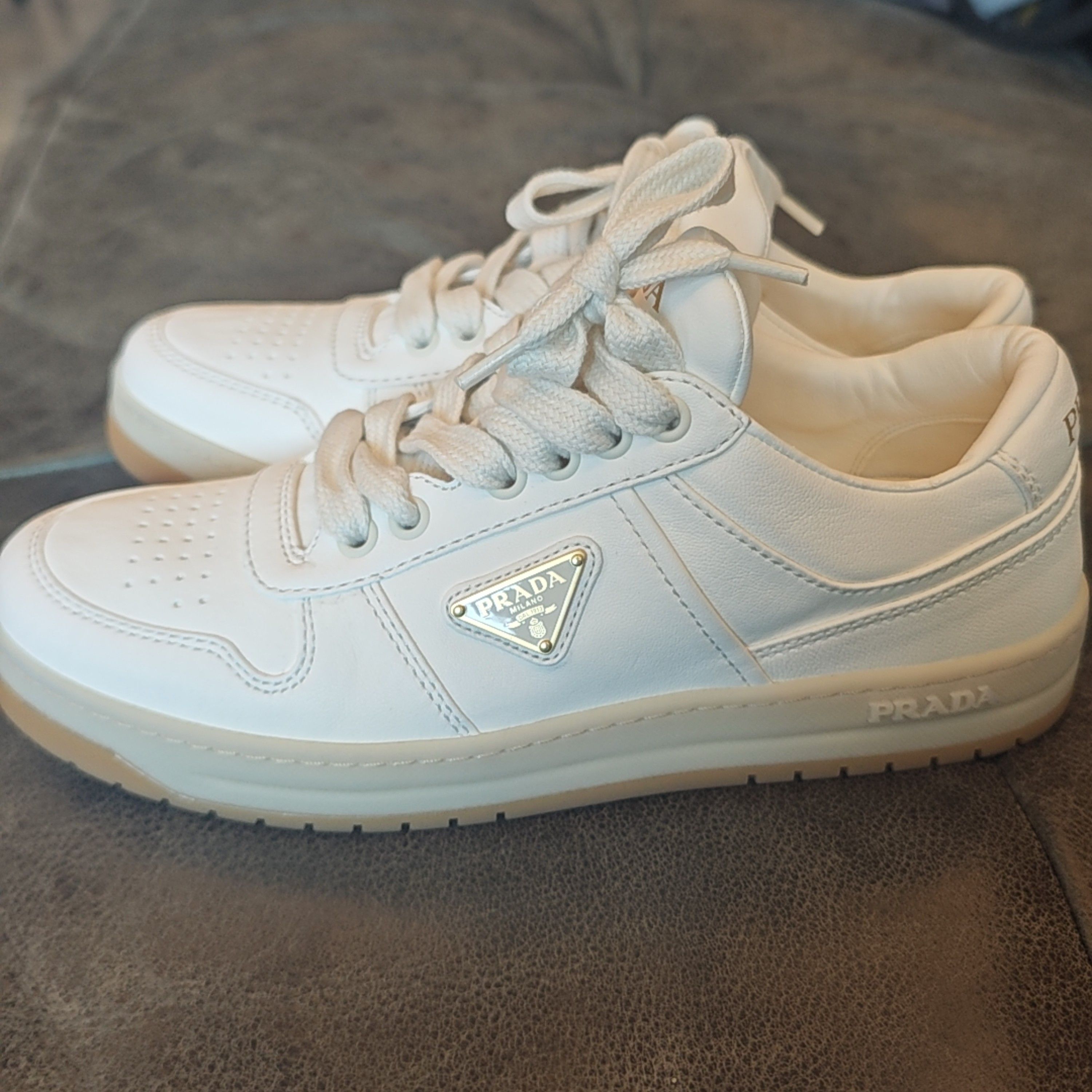 Prada Prada White Leather Triangle Logo Low-Top Sneakers 37 Size US 7 / IT 37 - 1 Thumbnail