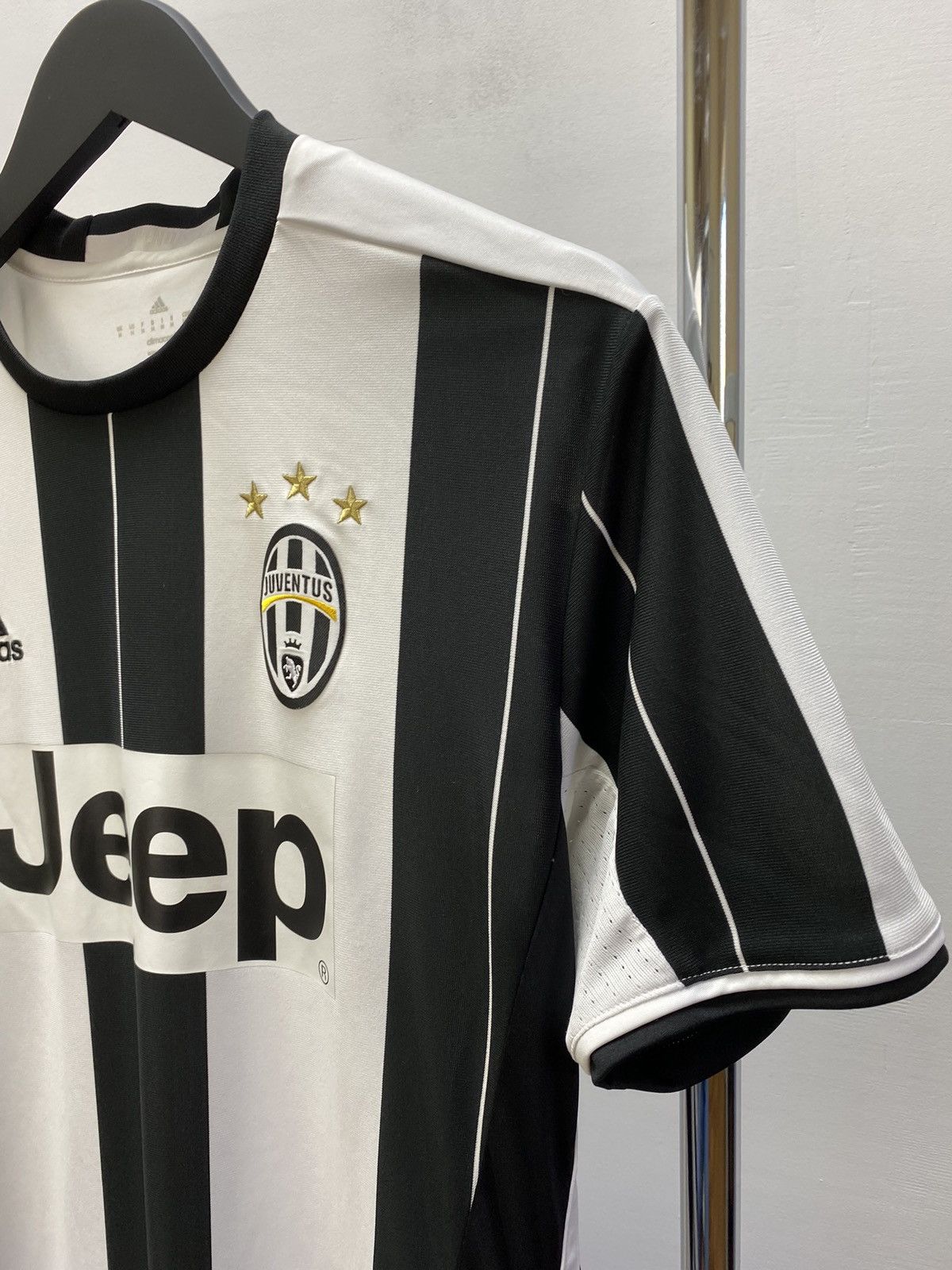 Adidas JUVENTUS ADIDAS 2016 2017 FOOTBALL HOME JERSEY Size US M / EU 48-50 / 2 - 7 Thumbnail