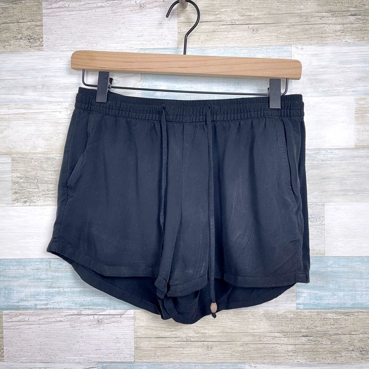 Old Navy Old Navy Pull On Lounge Shorts Black Mid Rise Womens XS Size 25" / US 0 / IT 36 - 1 Thumbnail
