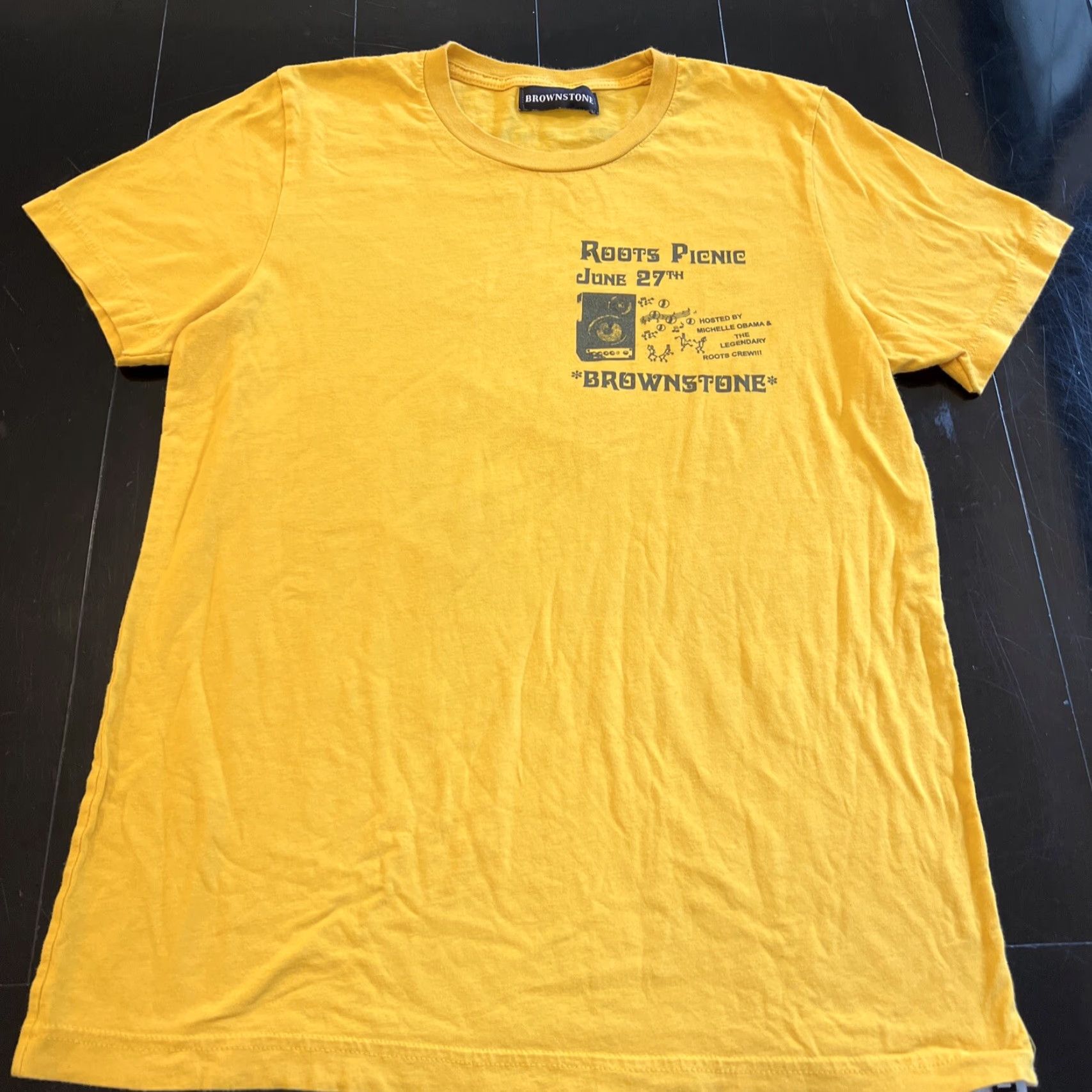 Roots Brownstone X The ROOTS QuestLove X Michelle Obama PICNIC 2020 Women’s Shirt XL Yellow Short Sleeve Crew Neck T-Shirt 100% Cotton Regular Women Size XL / US 12-14 / IT 48-50 - 6 Thumbnail