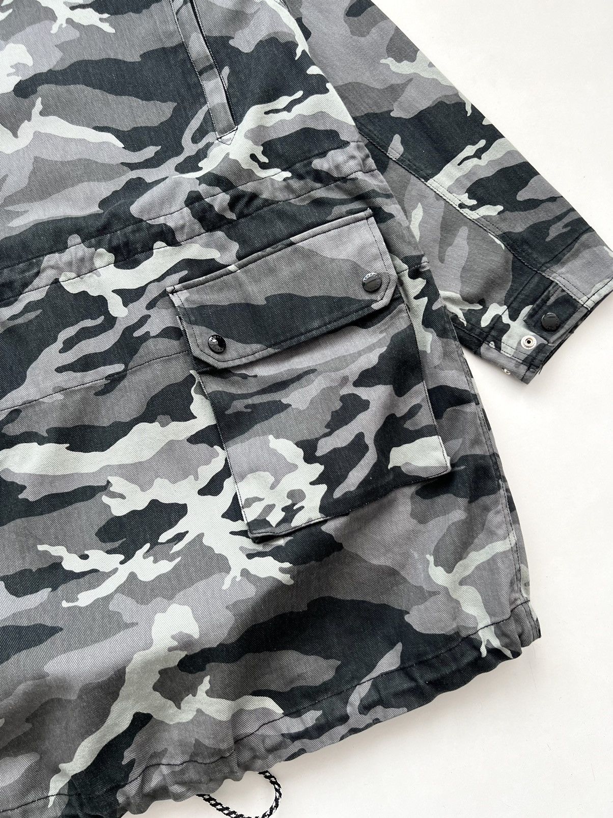 Armani × Armani Exchange × Emporio Armani Armani Exchange F/W18 Arctic Camo Military Multipocket Parka Size US M / EU 48-50 / 2 - 18 Thumbnail