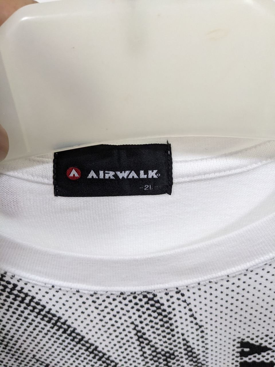 Airwalk VINTAGE SKATEBOARD AIRWALK STREETWEAR LONGSLEEVE AOP TEE Size US L / EU 52-54 / 3 - 5 Thumbnail