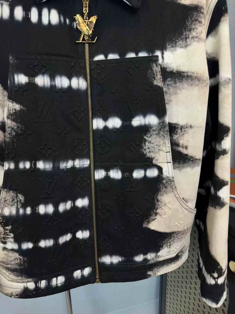 Louis Vuitton Louis Vuitton Black and white tie-dyed embossed dove denim Size US M / EU 48-50 / 2 - 4 Thumbnail