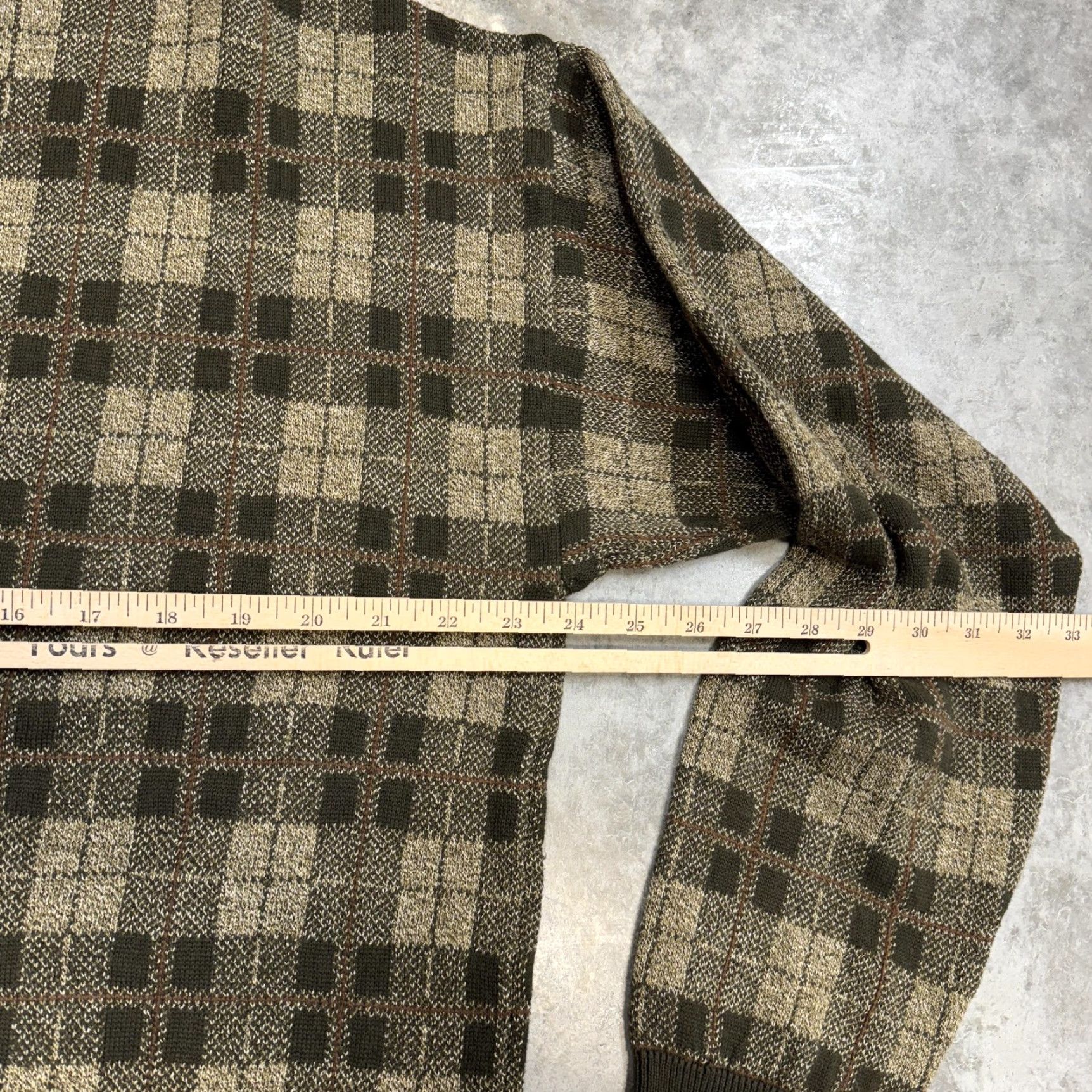 Liz Claiborne Claiborne Sweater Mens Large Green Check Knit Crewneck Pullover Pattern Knit Style Tight-Knit Cotton Acrylic Rayon Crew Neck Check Mens L Green Size US L / EU 52-54 / 3 - 4 Thumbnail