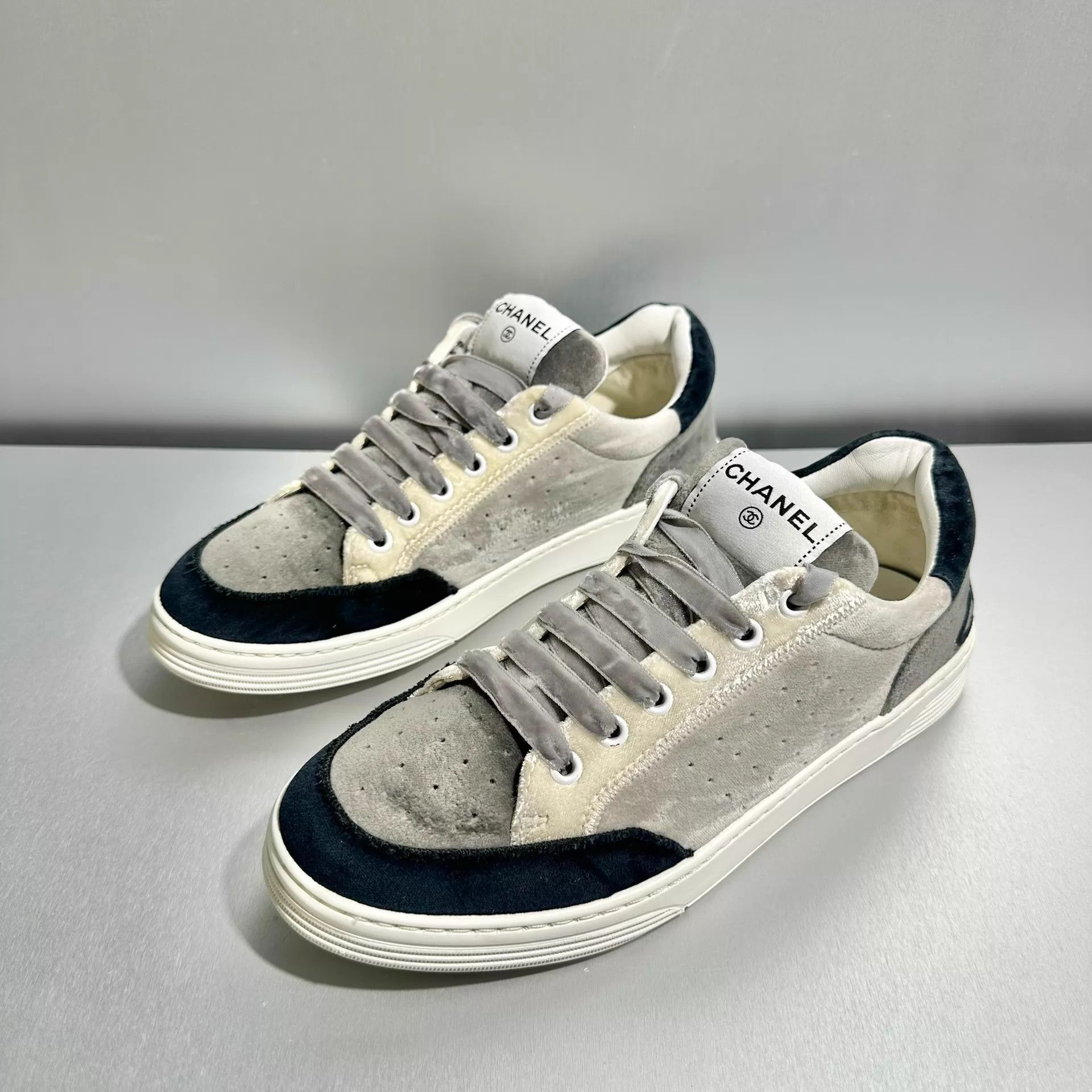Chanel Multi-Color Low-Top Sneakers Size US 6 / EU 39 - 1 Thumbnail