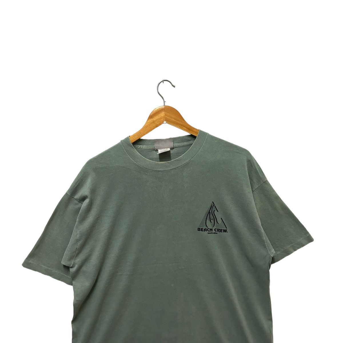 Vintage Vintage Beach Crew Australia Surf Style Tshirt Size US L / EU 52-54 / 3 - 8 Thumbnail