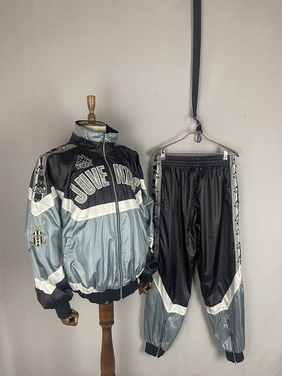 Kappa Juventus Kappa Tracksuit Jacket/Sweatpants 1994 Vintage Rare Size US XL / EU 56 / 4 - 1 Thumbnail