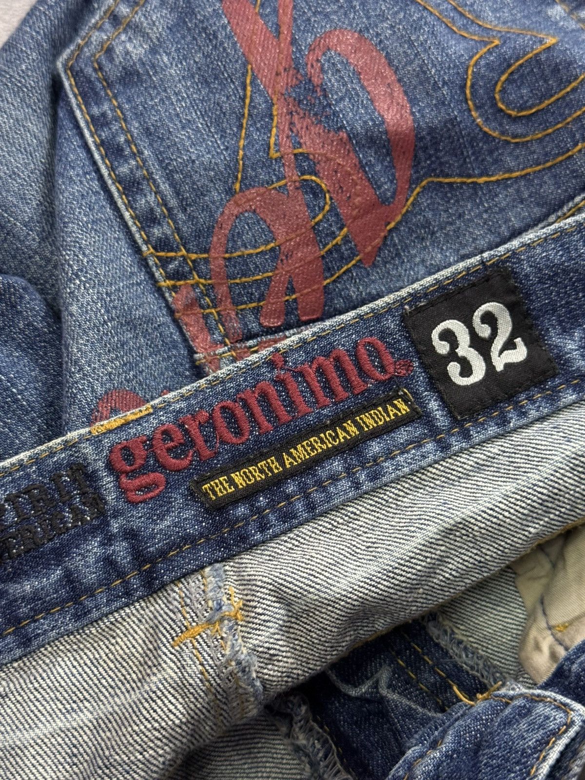 Edwin × Le Grande Bleu (L.G.B.) Gerenimo Japan Feathers Native Embroidered Distressed Jeans Size US 32 / EU 48 - 23 Thumbnail