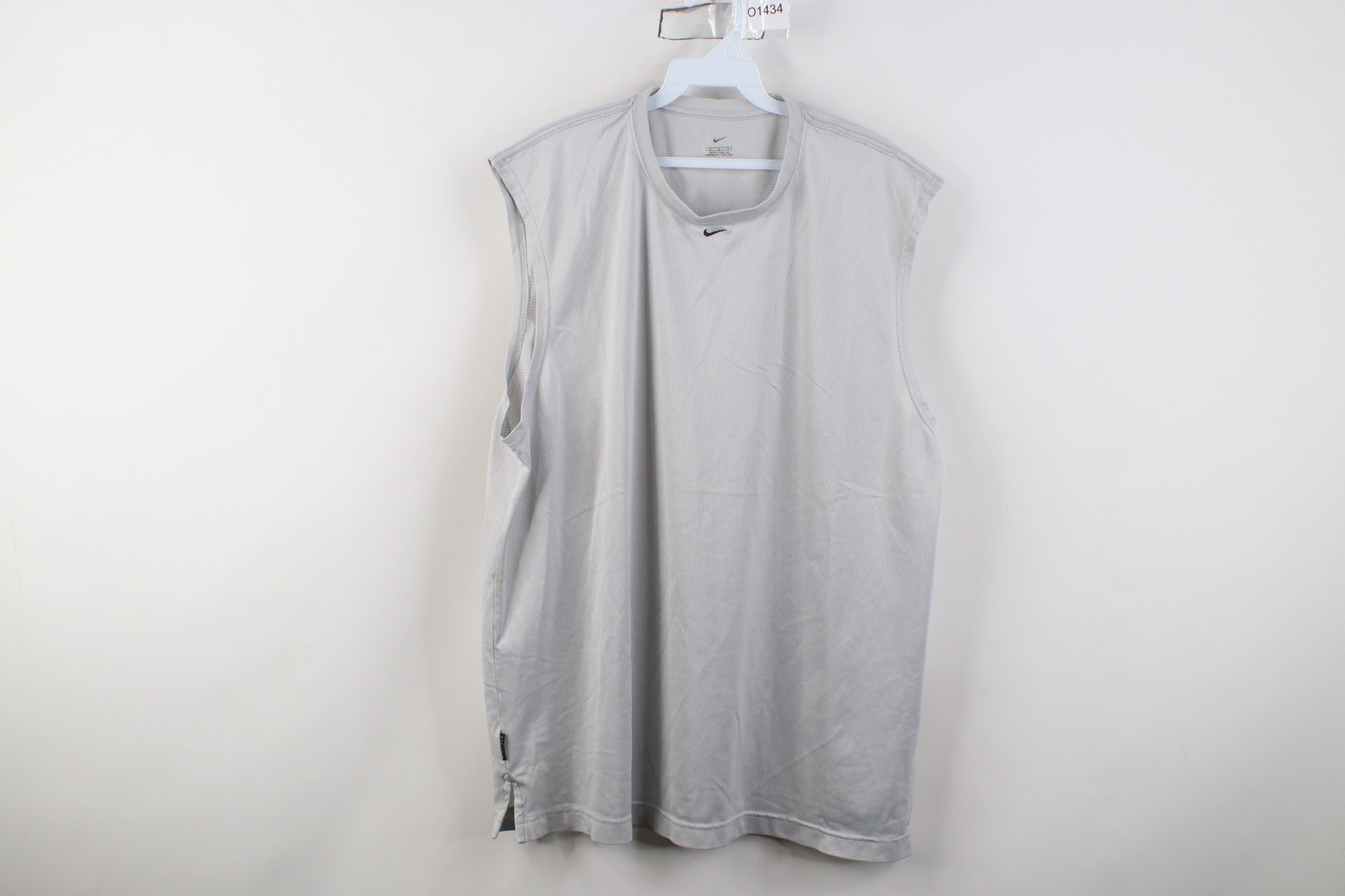 Nike Vintage Nike Center Swoosh Mesh Sleeveless Muscle T-Shirt Size US L / EU 52-54 / 3 - 1 Thumbnail