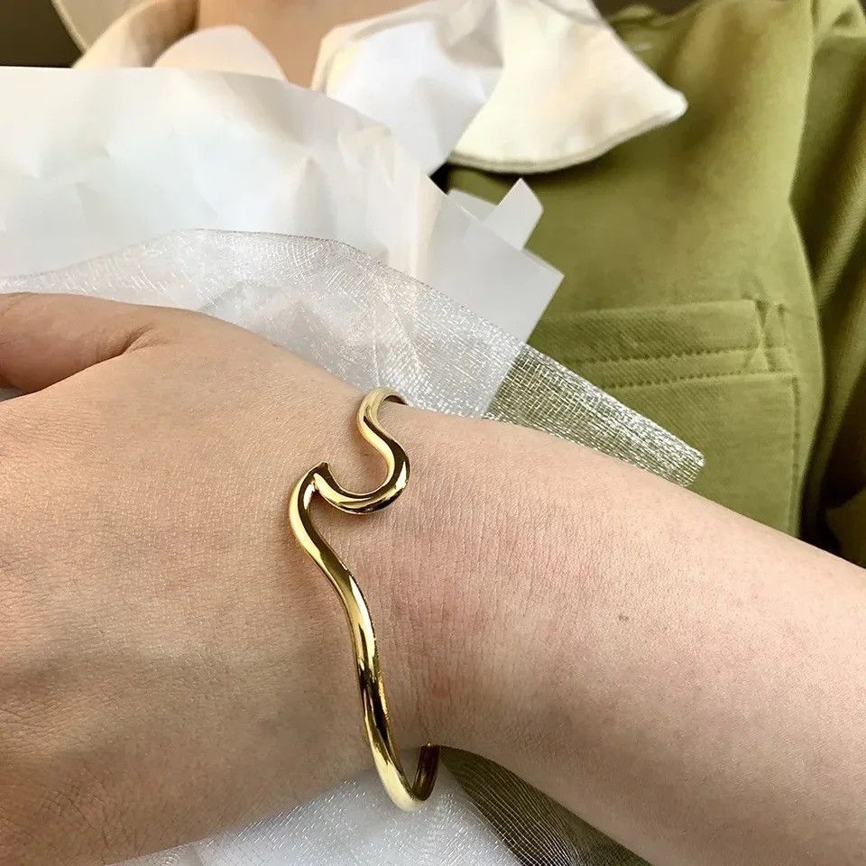 Jewelry Simple Wave Twist Bangle Bracelet Size ONE SIZE - 1 Thumbnail