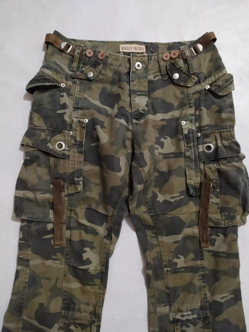 Japanese Brand Daily News Cargo Multipocket Camo Flared Pants Size US 29 - 2 Thumbnail