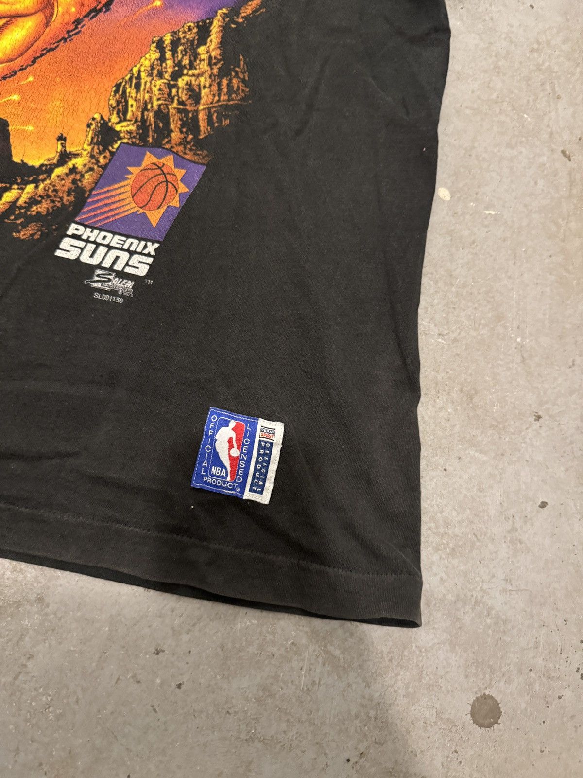 NBA × Vintage *RARE* VINTAGE PHEONIX SUNS SALEM TORCH SUPER HERO TEE Size US XL / EU 56 / 4 - 2 Thumbnail