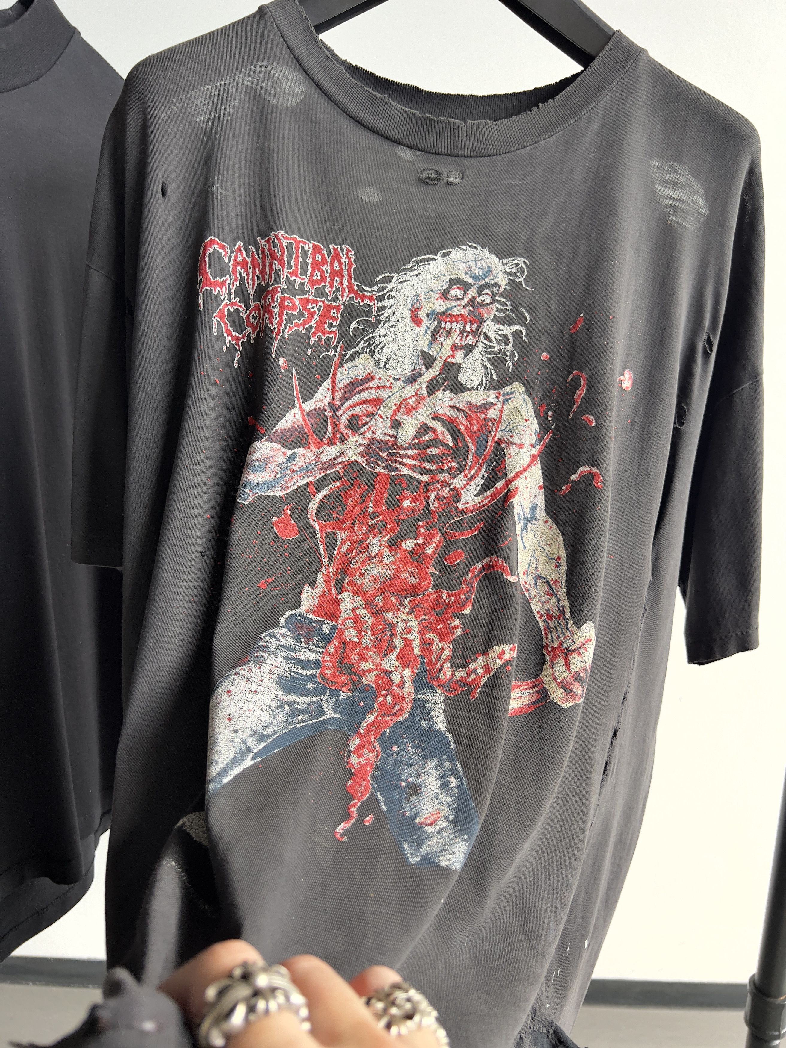 Band Tees Vintage Perfectly Thrashed Cannibal Corpse 90s Band Tee Size US XL / EU 56 / 4 - 2 Thumbnail