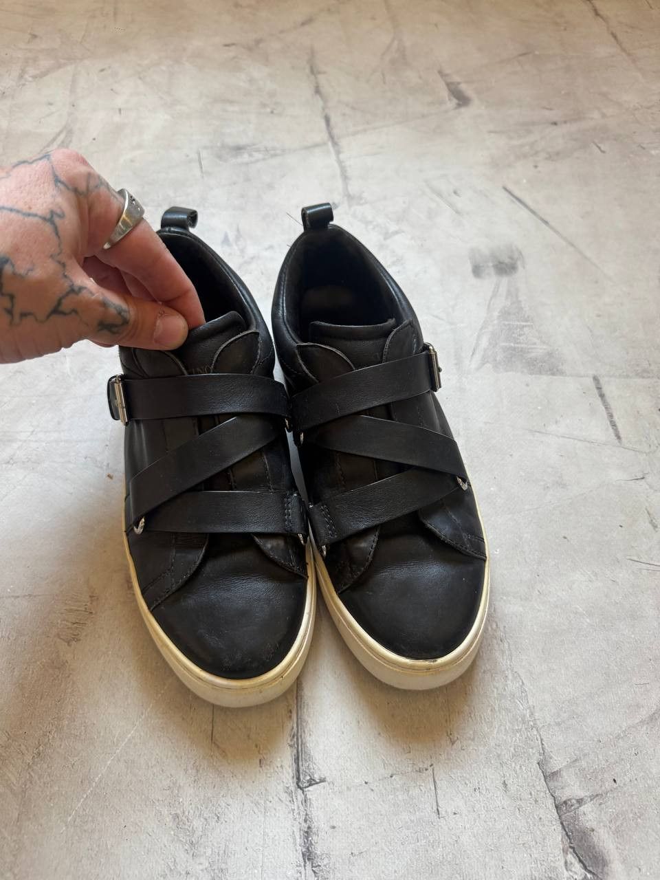 Valentino Valintino Garavani V-punk leather trainers sneakers Size US 7.5 / IT 37.5 - 2 Thumbnail