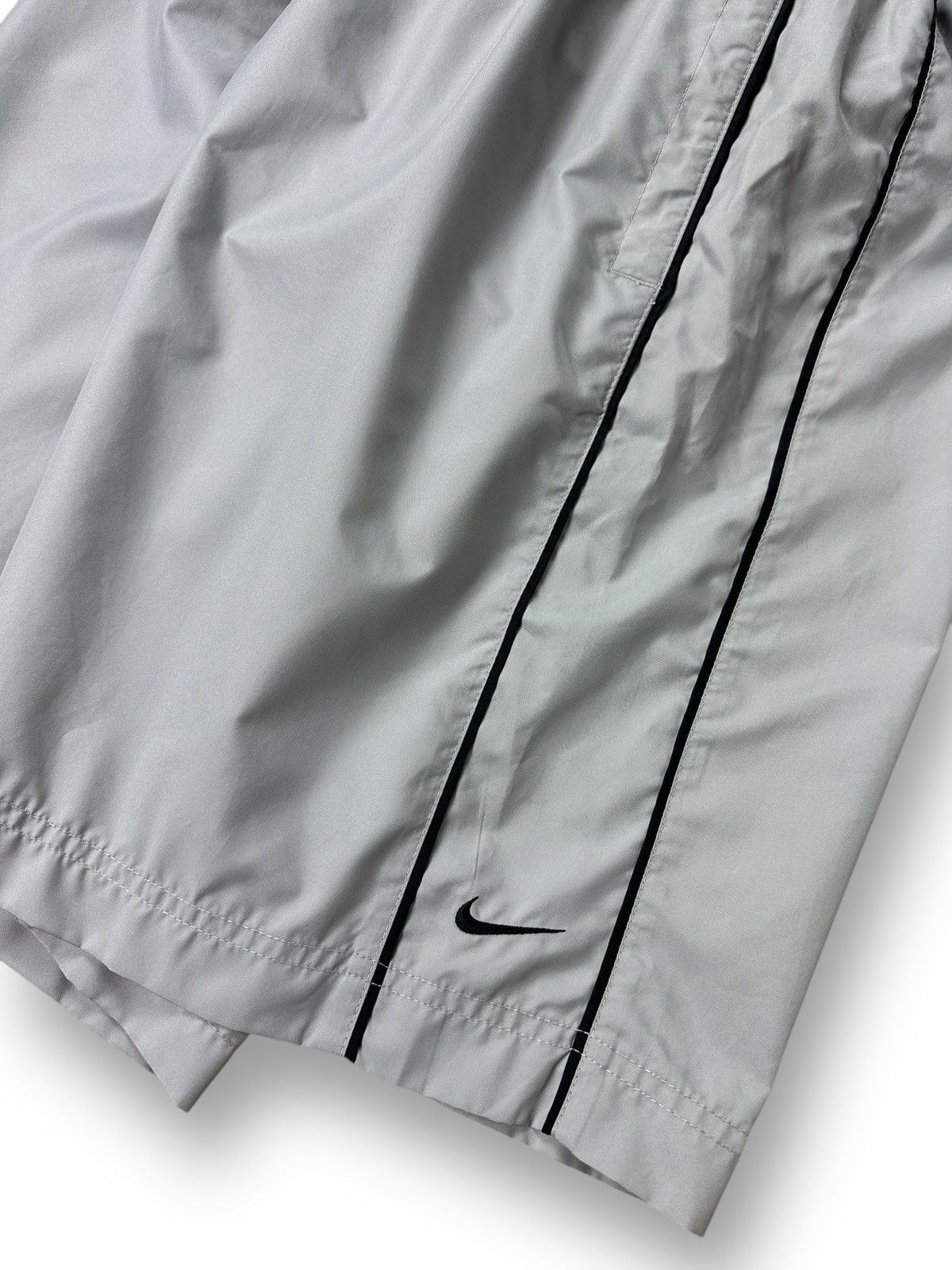 Nike Vintage Y2K Nike Shorts Size US 32 / EU 48 - 2 Thumbnail