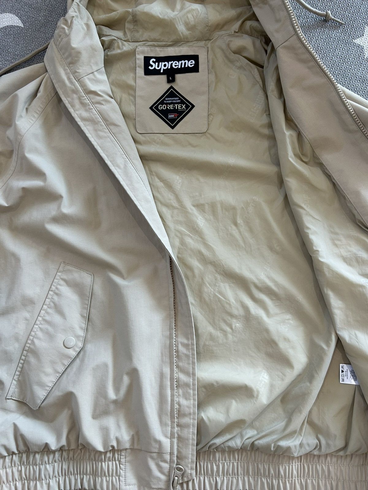 Supreme Supreme x Gore-Tex Outerwear Windbreaker Size US L / EU 52-54 / 3 - 6 Thumbnail