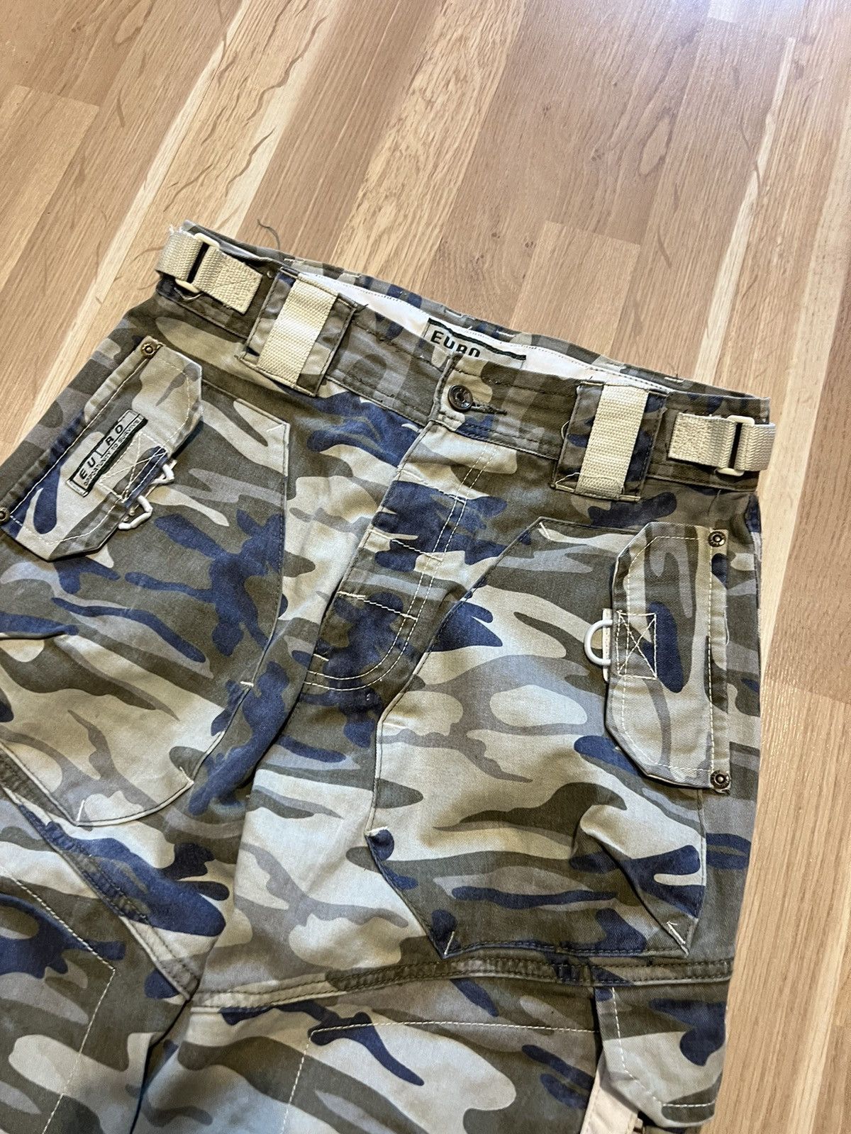 Japanese Brand × Vintage Crazy Vintage Y2K/2000s Baggy Military Camo Skater Cargo Size US 30 / EU 46 - 8 Thumbnail