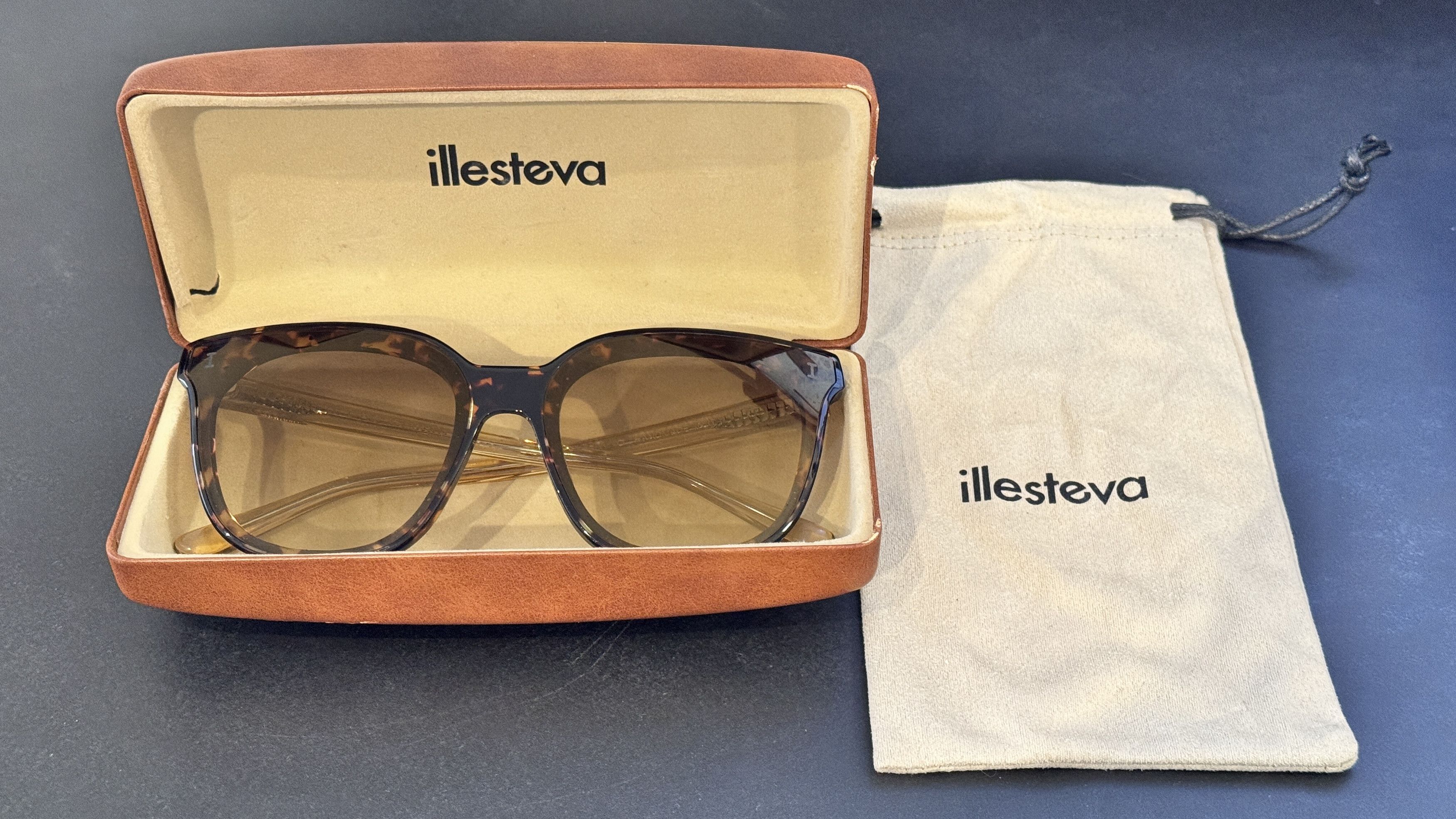 Women's Illesteva 