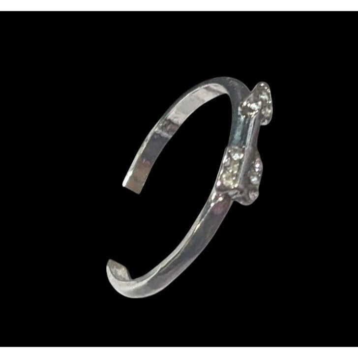 Other Minimalist Gemmed Silver Tone Arrow Ring Size 10 1/2 Size ONE SIZE - 9 Thumbnail