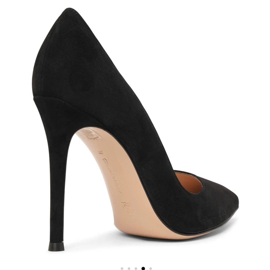 Gianvito Rossi Gianvito Rossi Suede Gianvito Pumps in Black, EU Size: 35 Size US 5 / IT 35 - 2 Thumbnail