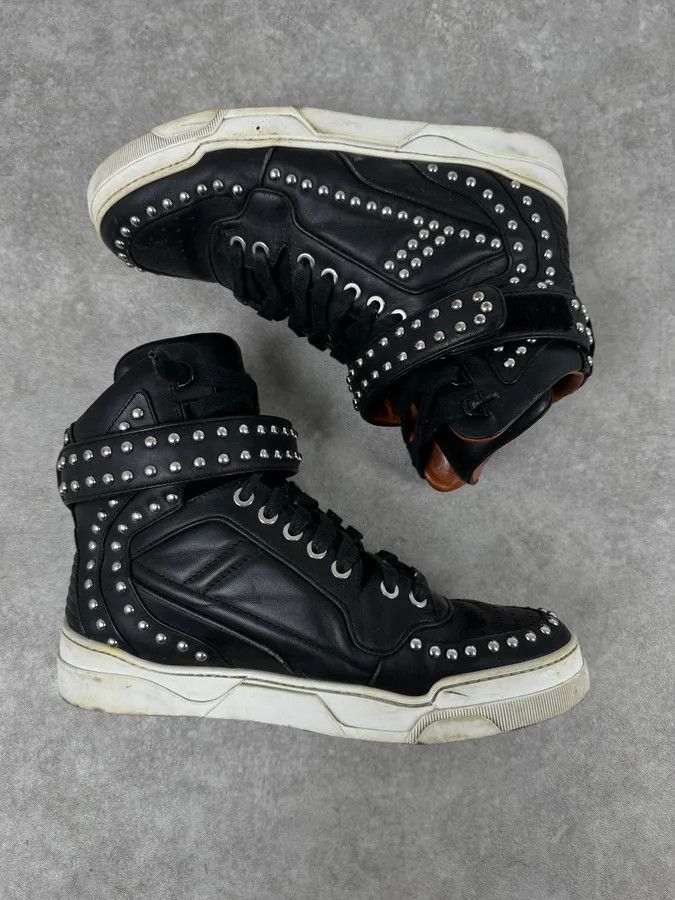 Givenchy 2010s Givenchy Black Studded Tyson Leather High Sneakers Size US 7 / IT 37 - 2 Thumbnail