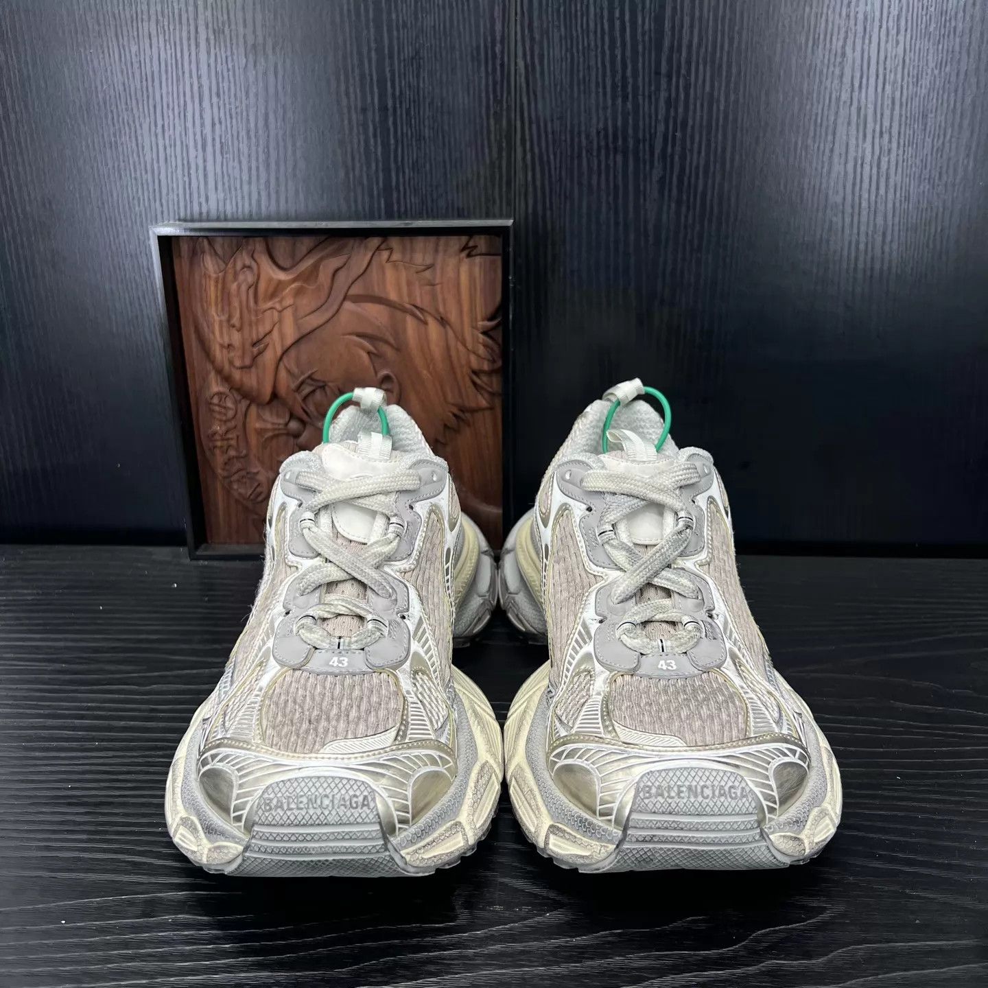 Balenciaga Balenciaga 3XL Light Gray Size 43 Worn Once Size US 10 / EU 43 - 4 Thumbnail