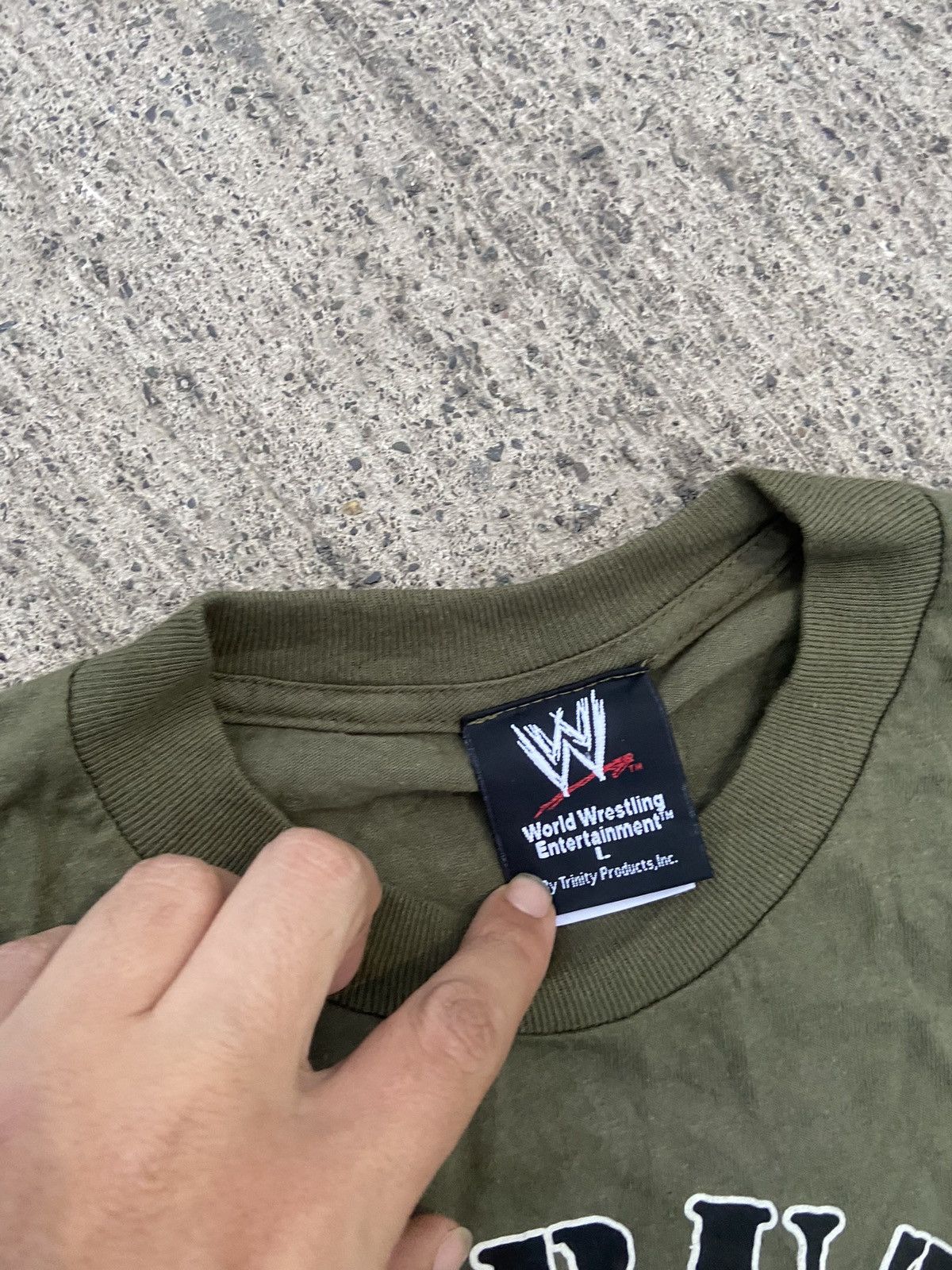 WWE Vintage WWE tribute to the troops 2005 t shirt Size US L / EU 52-54 / 3 - 4 Thumbnail