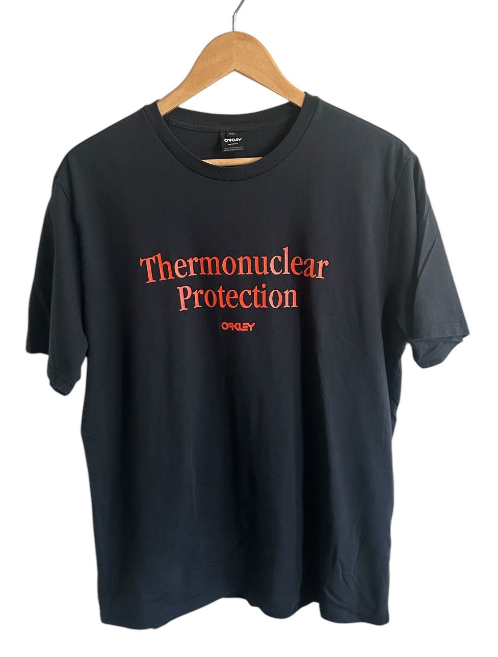 Oakley × Vintage Vintage Oakley Thermonuclear Protection Shirt Size L Size US L / EU 52-54 / 3 - 1 Thumbnail