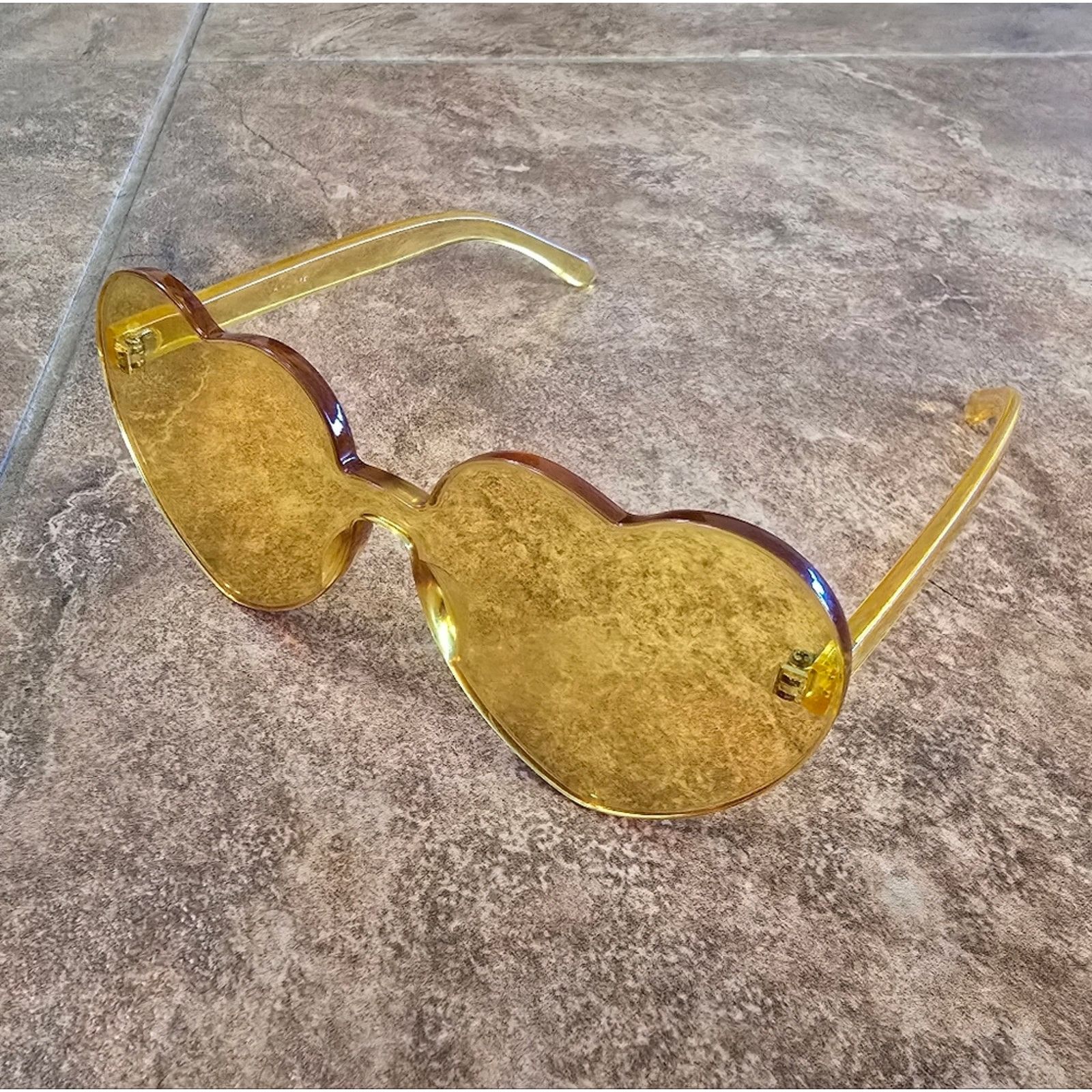 Other Yellow Heart Shaped Lover Sunglasses Size ONE SIZE - 1 Thumbnail