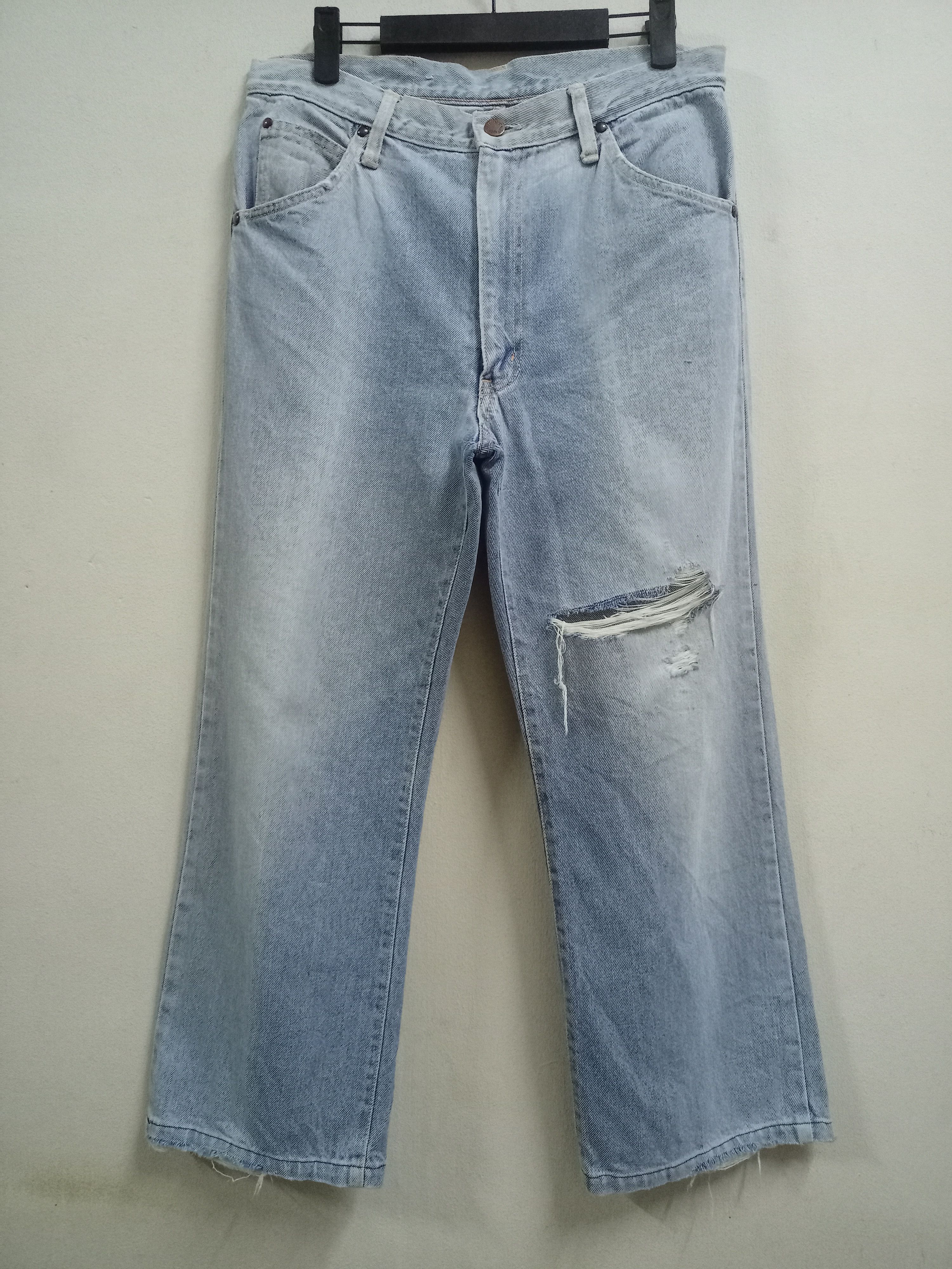 Edwin × Japanese Brand Vintage Edwin Light Wash Ripped Style Baggy Jeans 31x24 Size US 31 - 1 Thumbnail