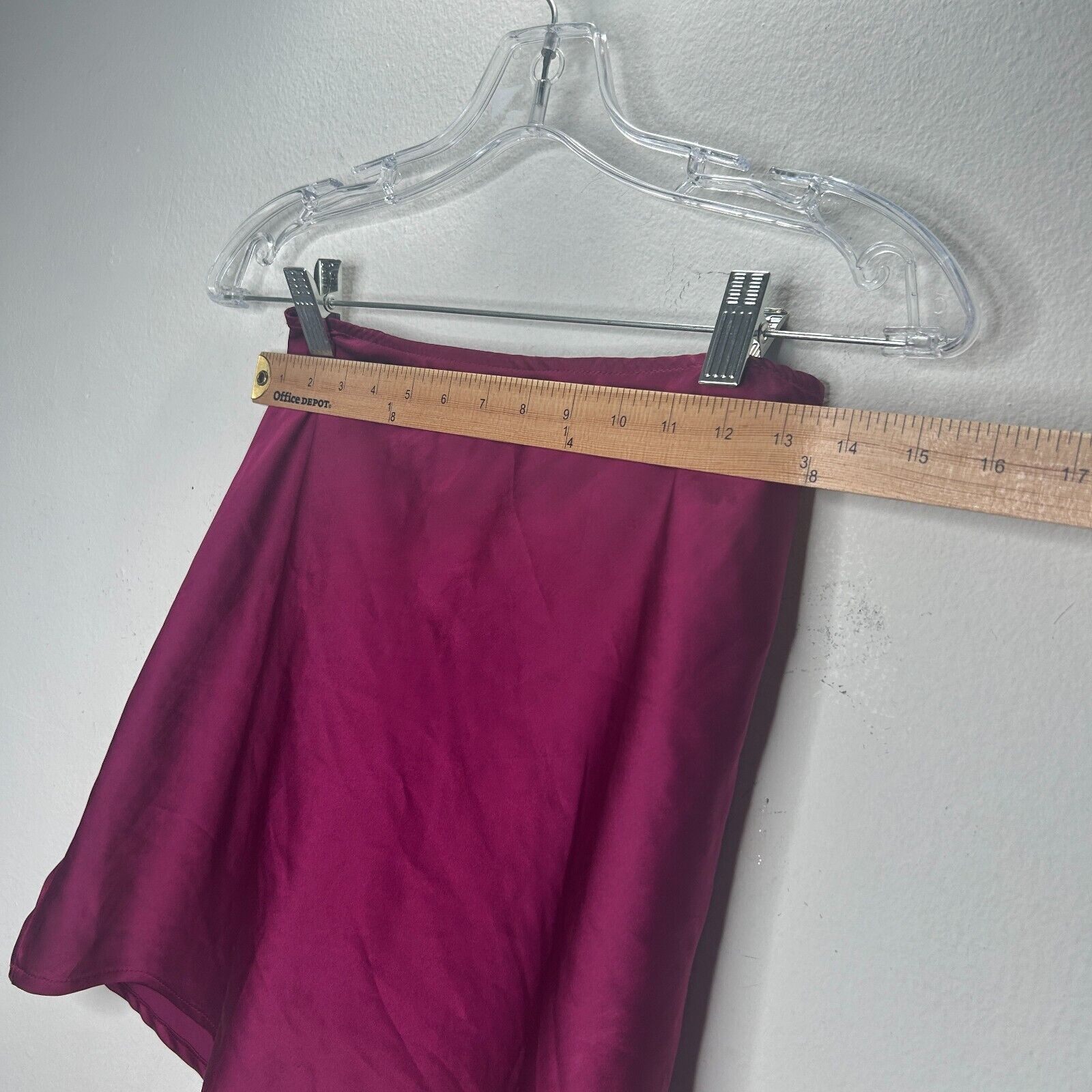 Other Magenta Satin Side-Zip Flowy Mini Skirt with Side Slit S Size 26" / US 2 / IT 38 - 6 Thumbnail