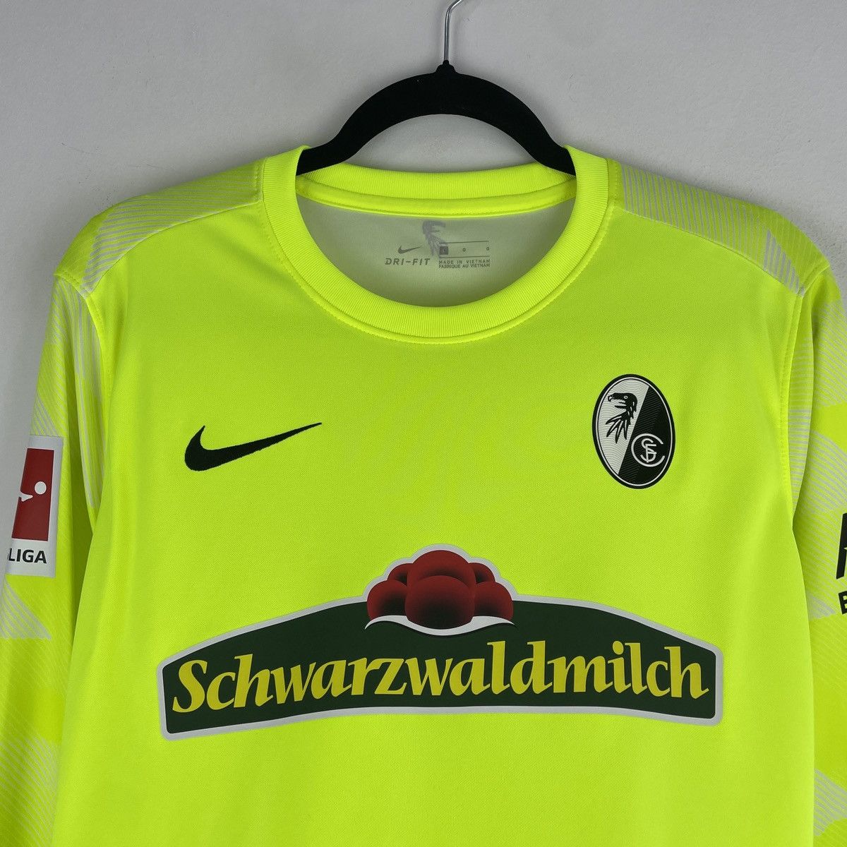 Nike SC Freiburg Goalkeeper Jersey Nike Shirt Neon GK 2021/2022 Size US L / EU 52-54 / 3 - 2 Thumbnail