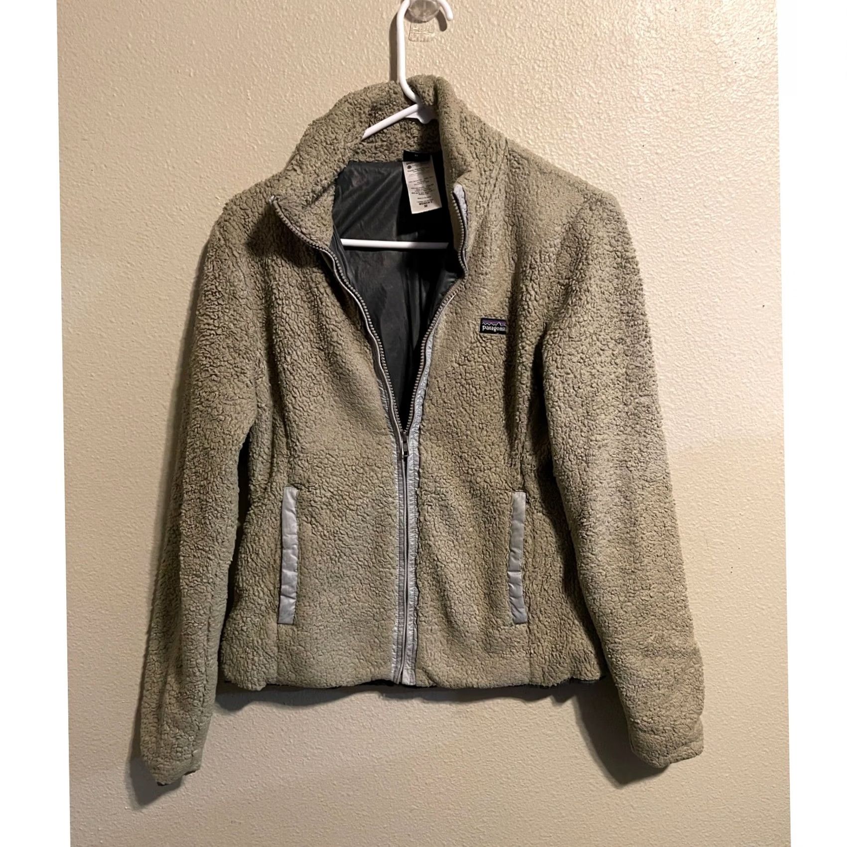 Patagonia Patagonia Fleece Jacket Women's M Beige Full Zip Up Sweater Soft Warm Outdoor Size M / US 6-8 / IT 42-44 - 3 Thumbnail